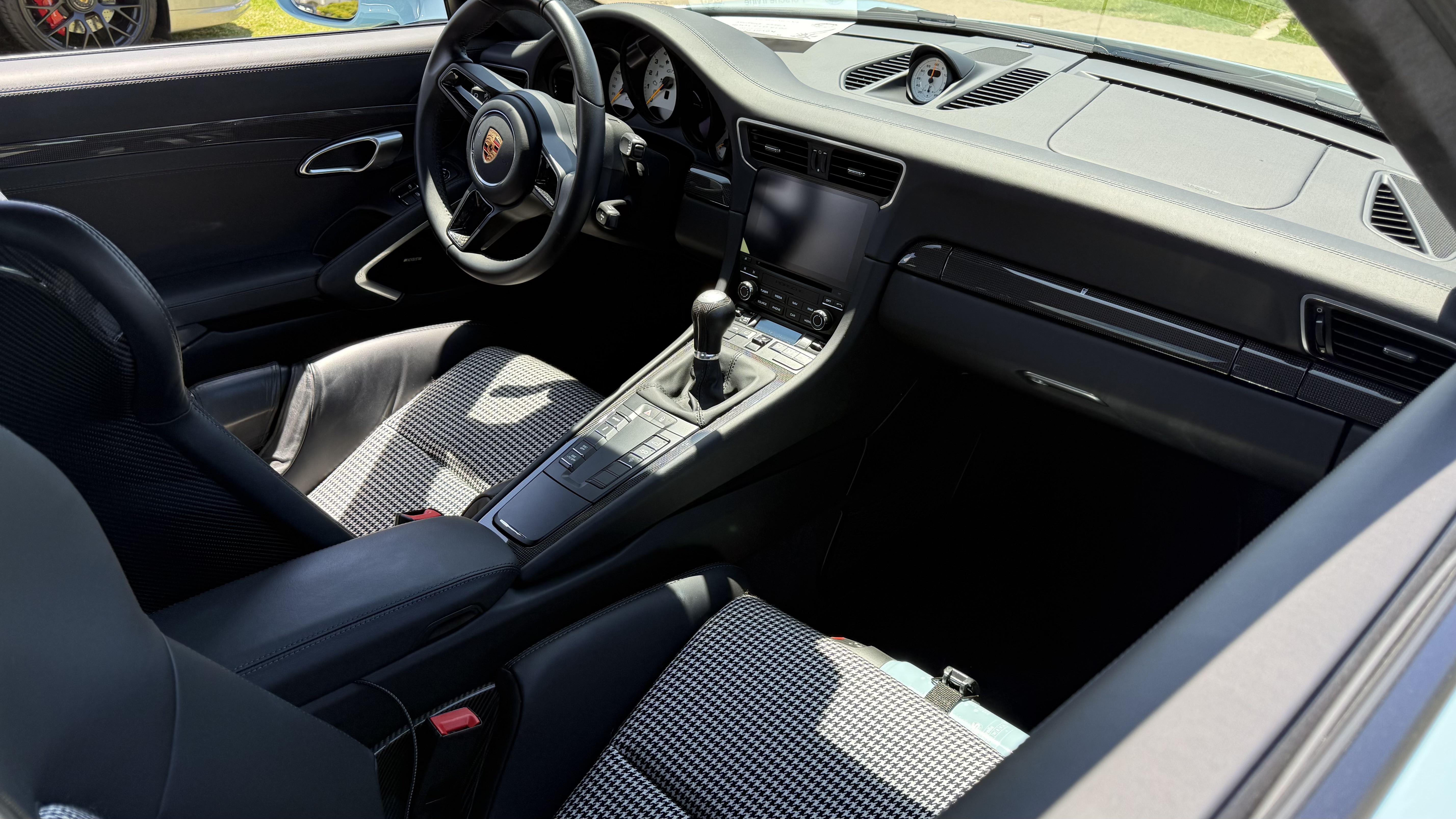 2018 Porsche 911 — Lineage Image 3
