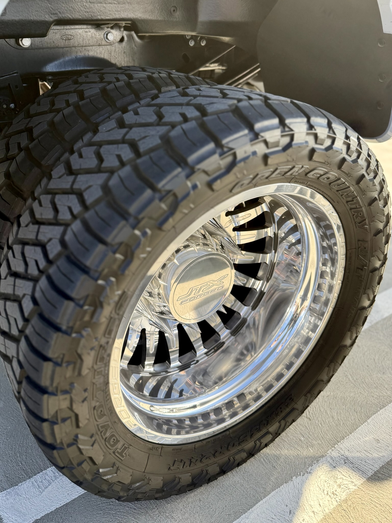 2025 Ford F-450 — Lineage Image 3