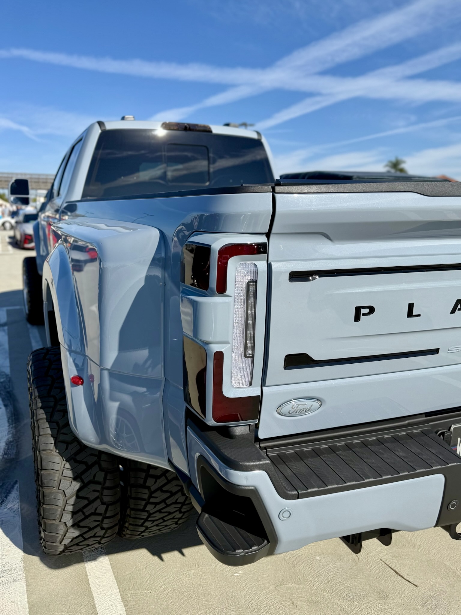 2025 Ford F-450 — Lineage Image 4
