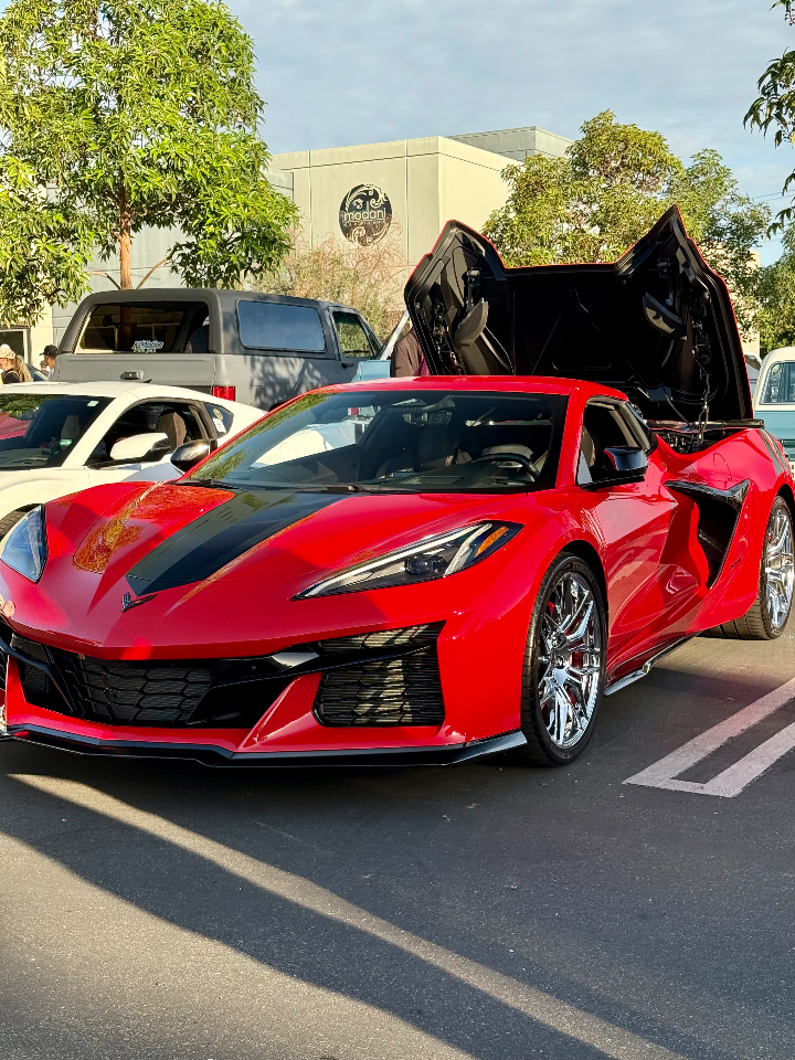 2024 Chevrolet Corvette — Lineage Image 1