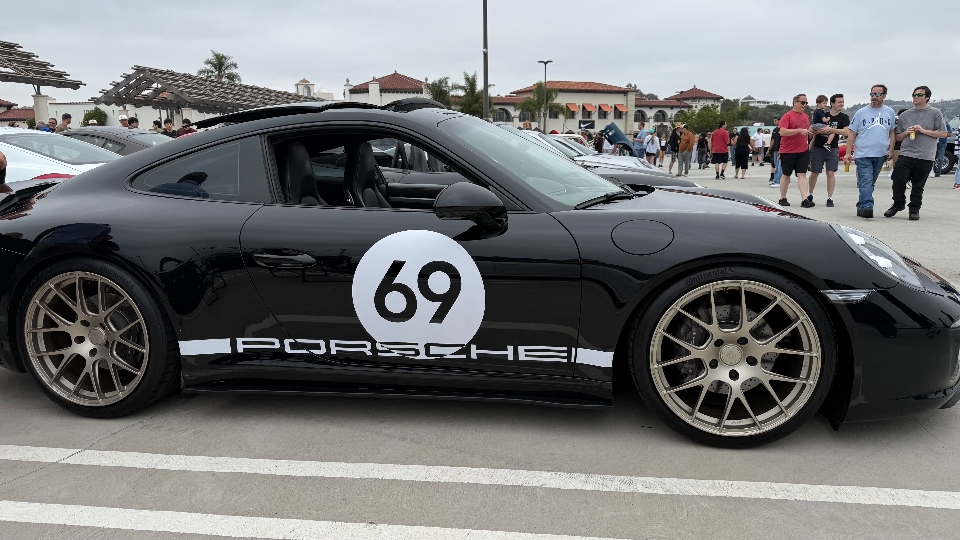 2018 Porsche 911 — Lineage Image 1