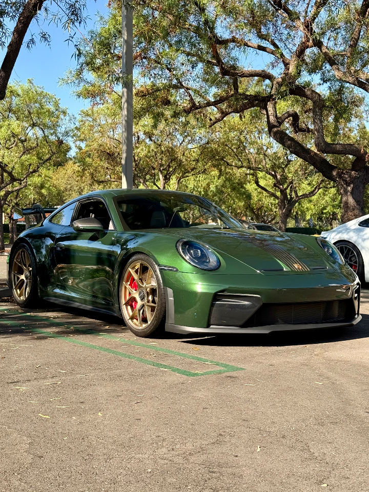 2025 Porsche 911 — Lineage Image 1