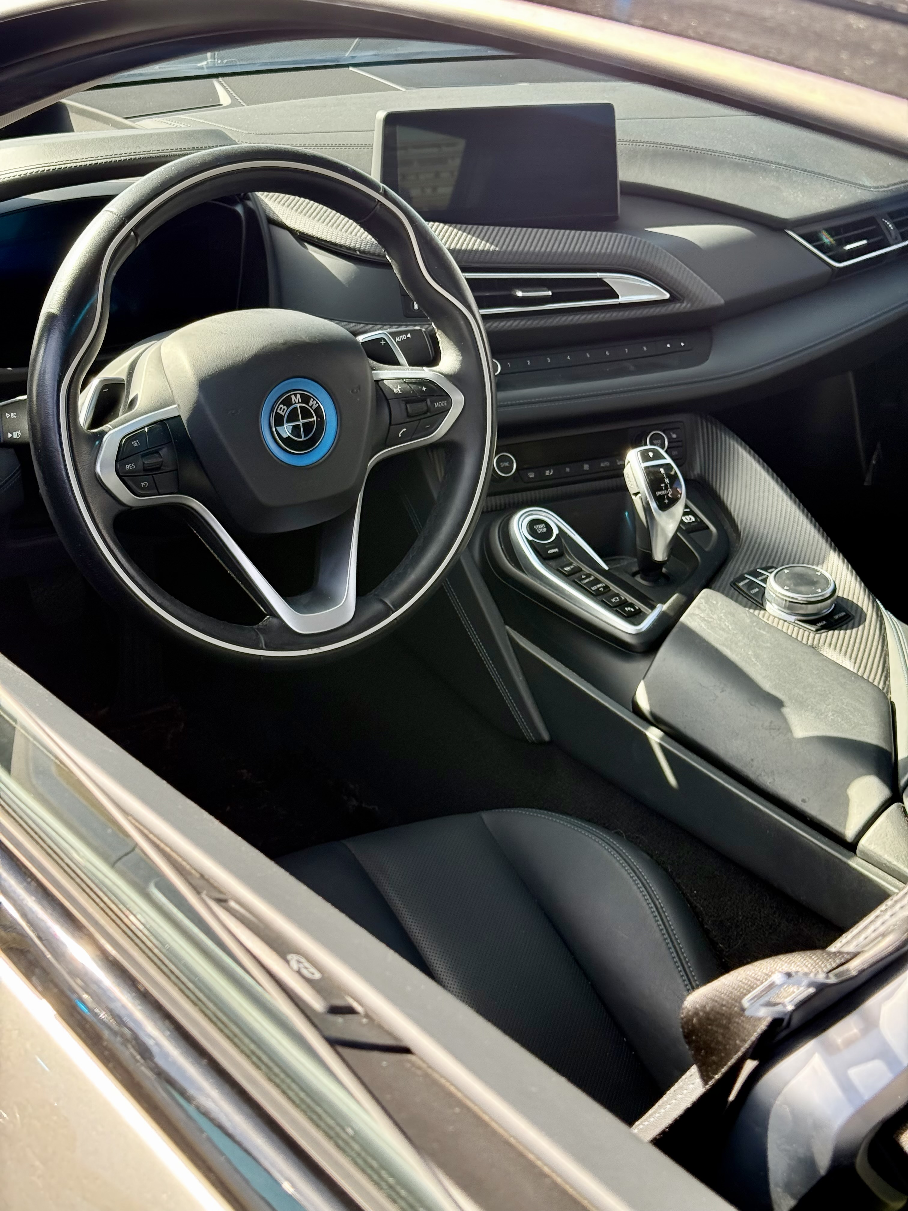 2019 BMW i8 — Lineage Image 2