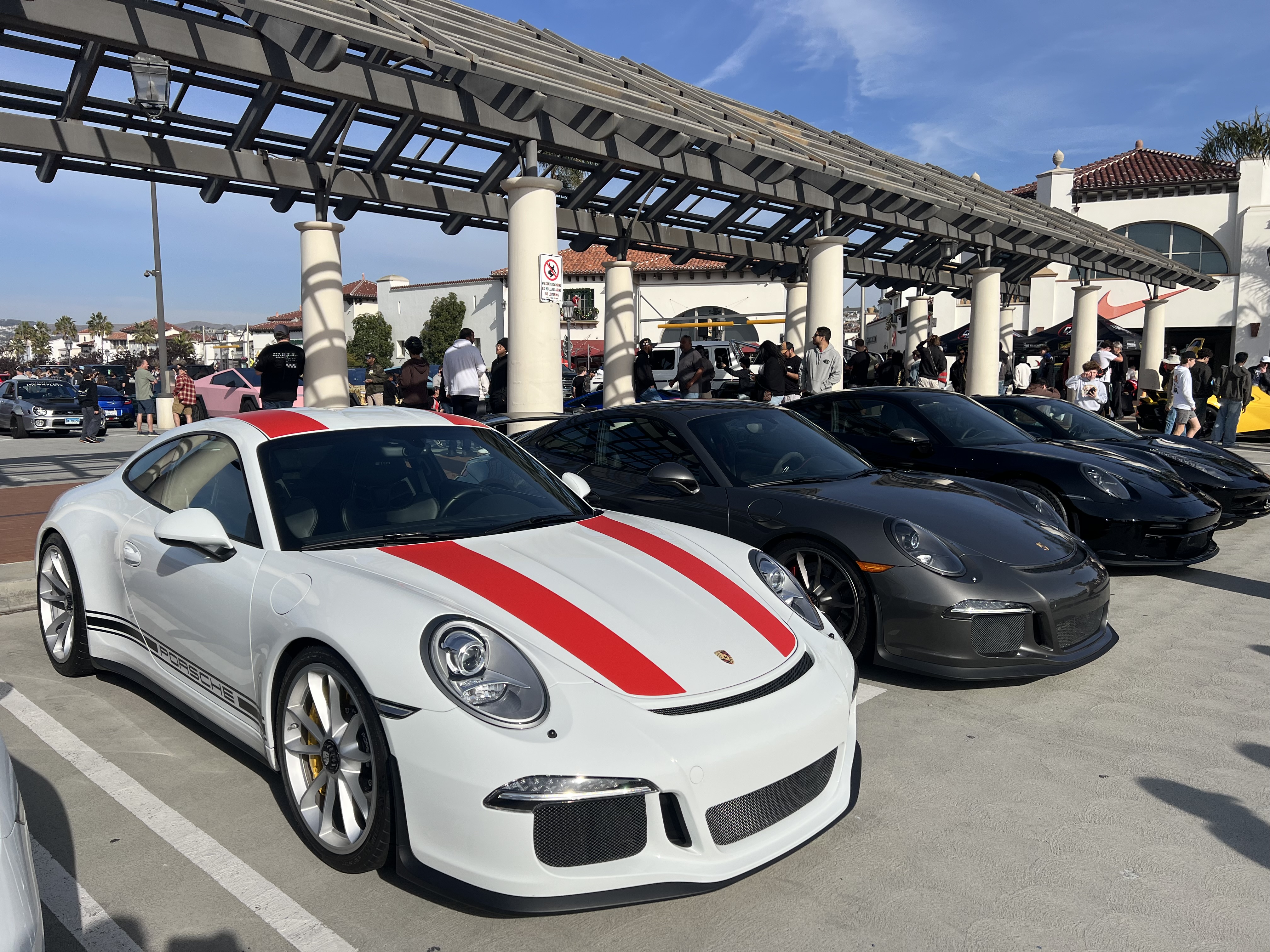 2016 Porsche 911 — Lineage Image 1