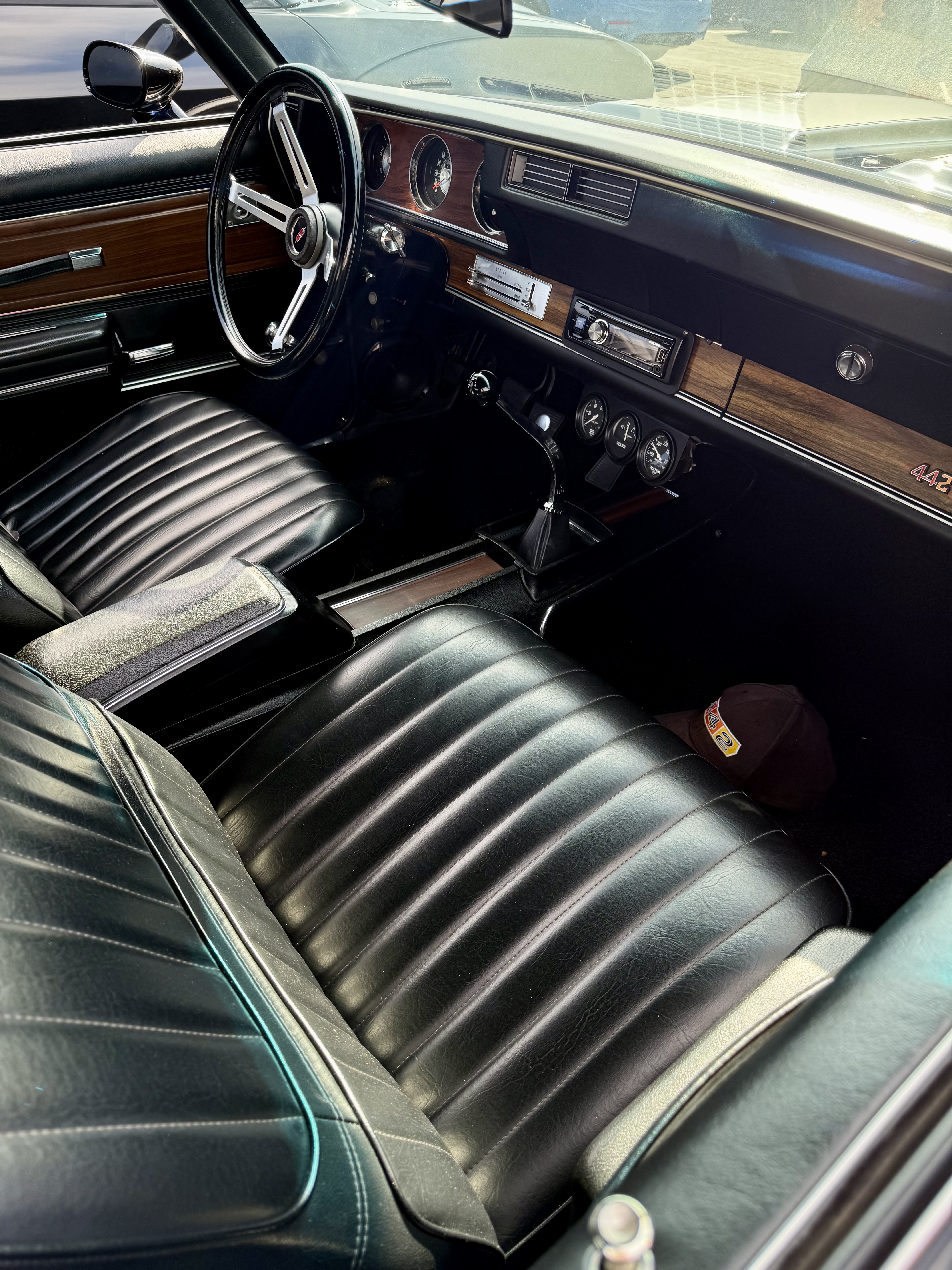 1972 Oldsmobile Cutlass Supreme — Lineage Image 3