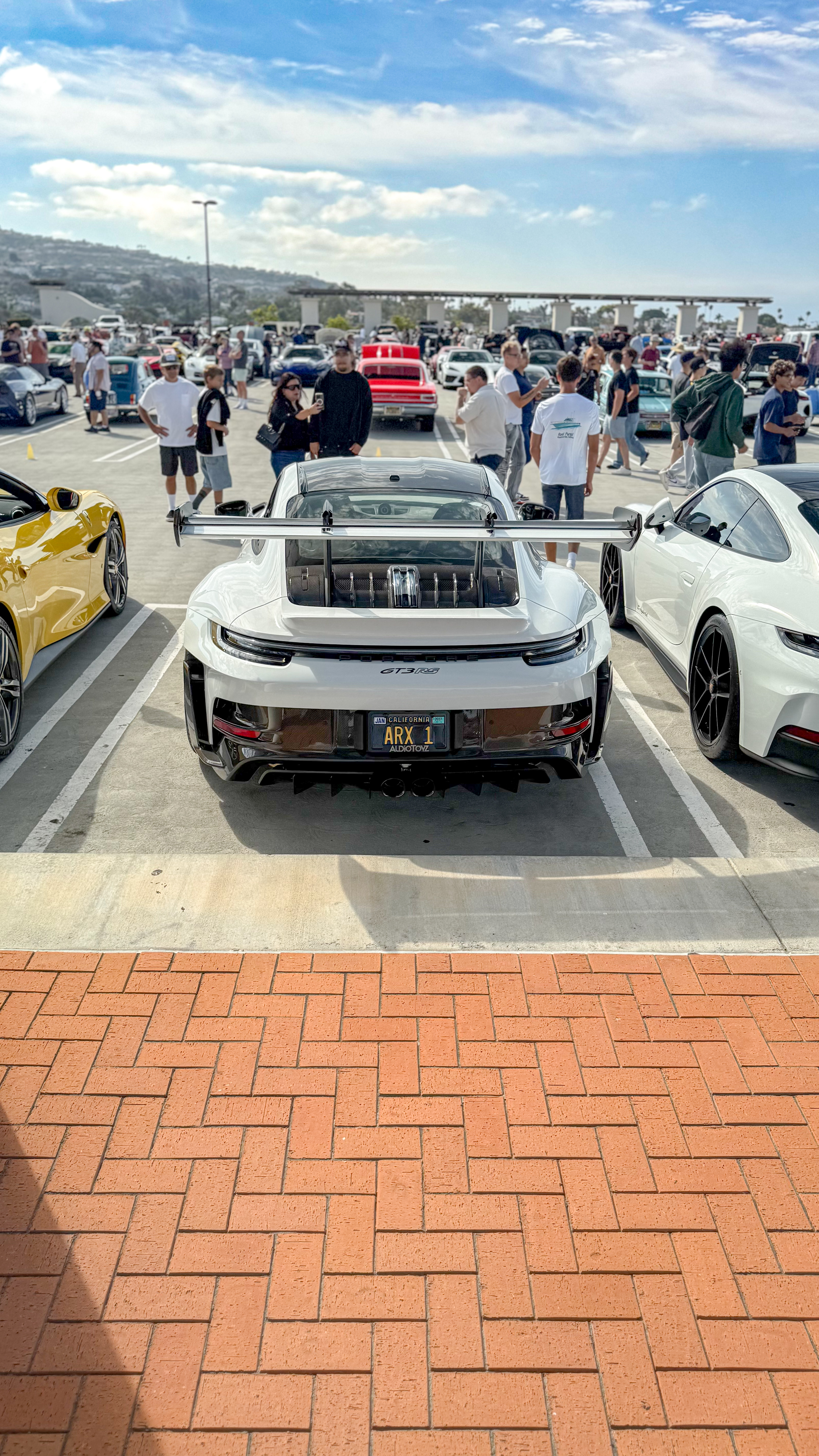 2025 Porsche 911 — Lineage Image 2