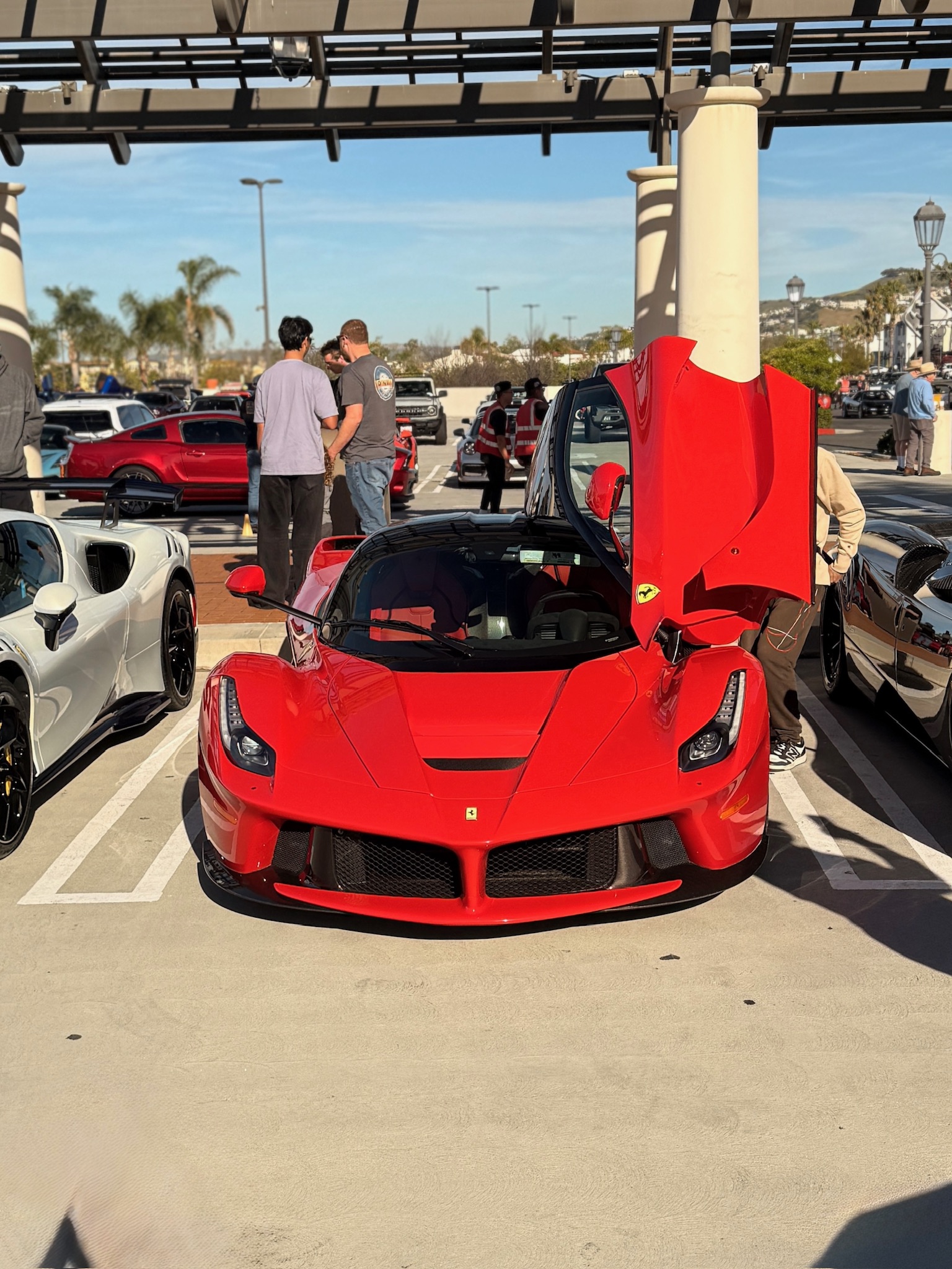 2015 Ferrari LaFerrari hero image