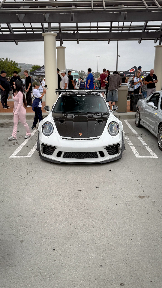 2019 Porsche 911 — Lineage Image 1