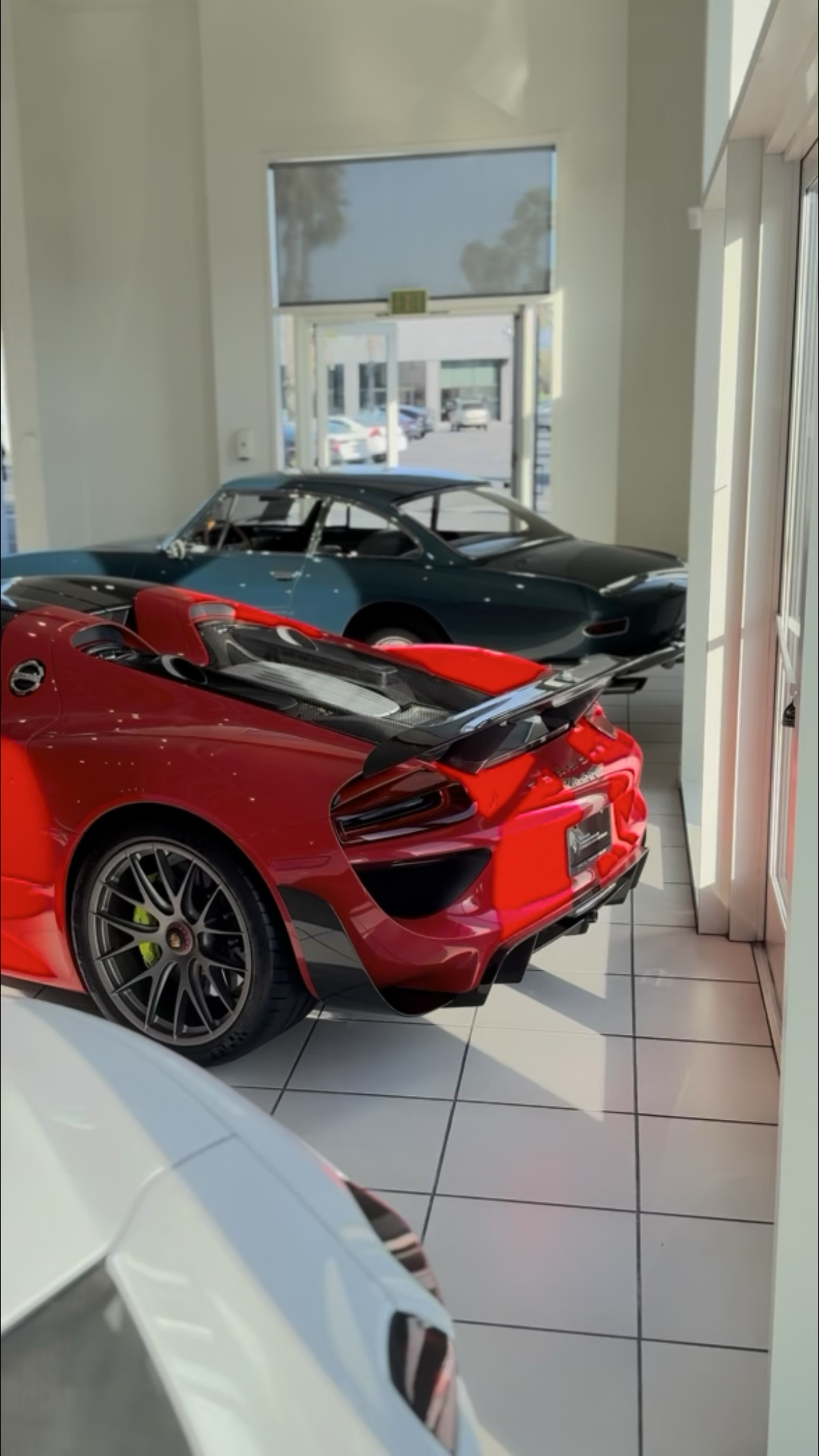 2015 Porsche 918 — Lineage Image 3