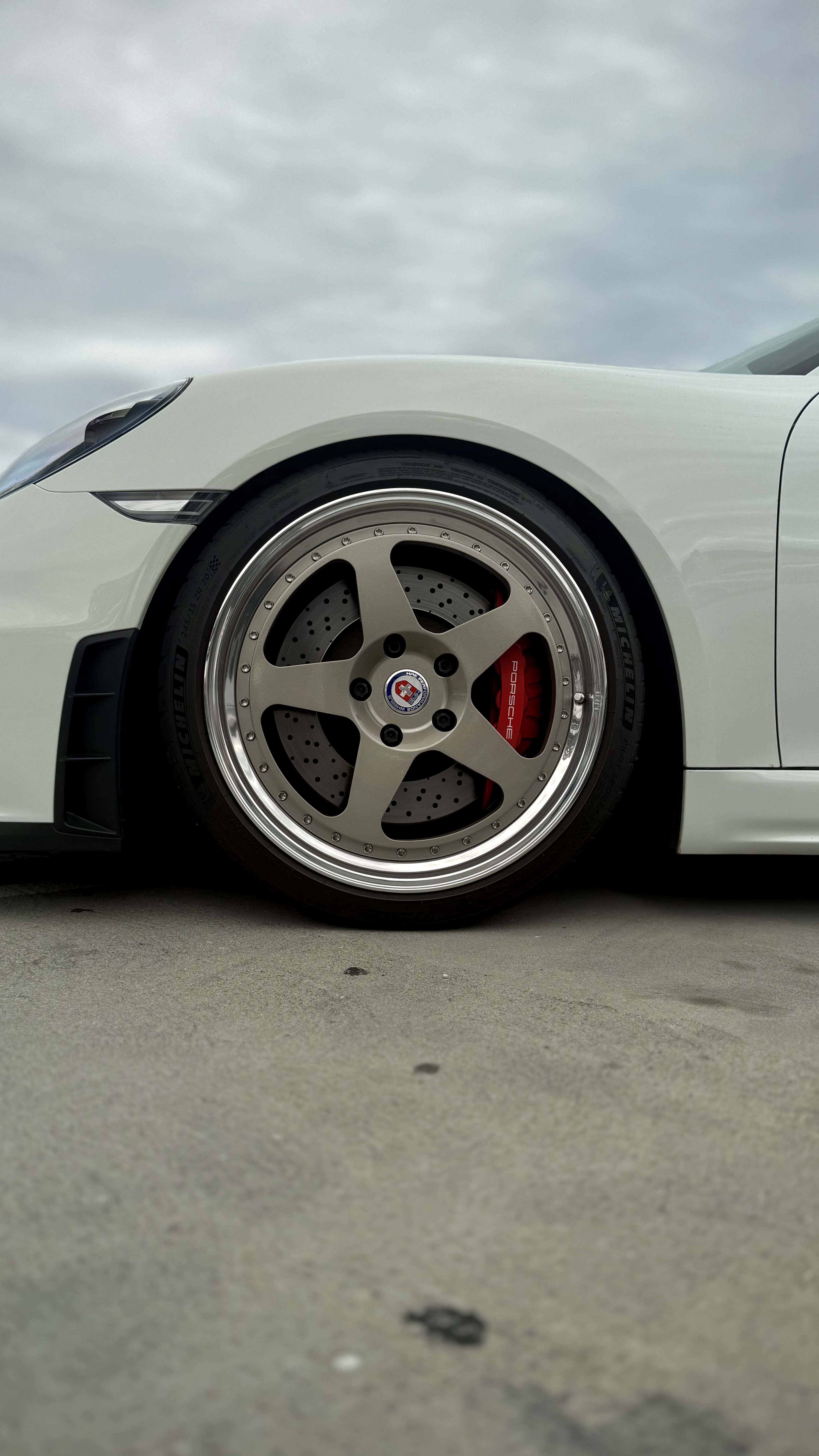 2022 Porsche 718 Spyder — Lineage Image 2