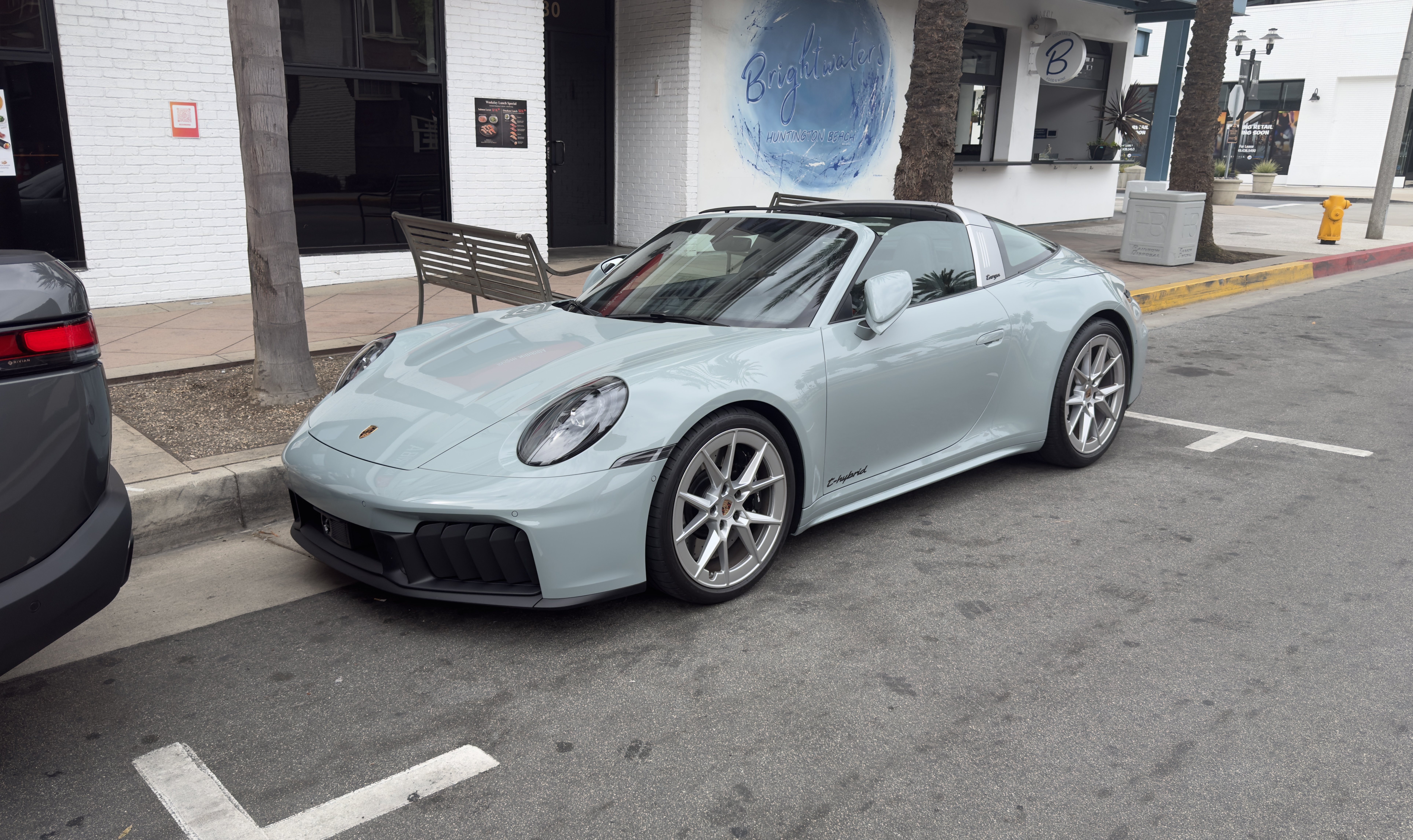 2026 Porsche 911 — Lineage Image 1