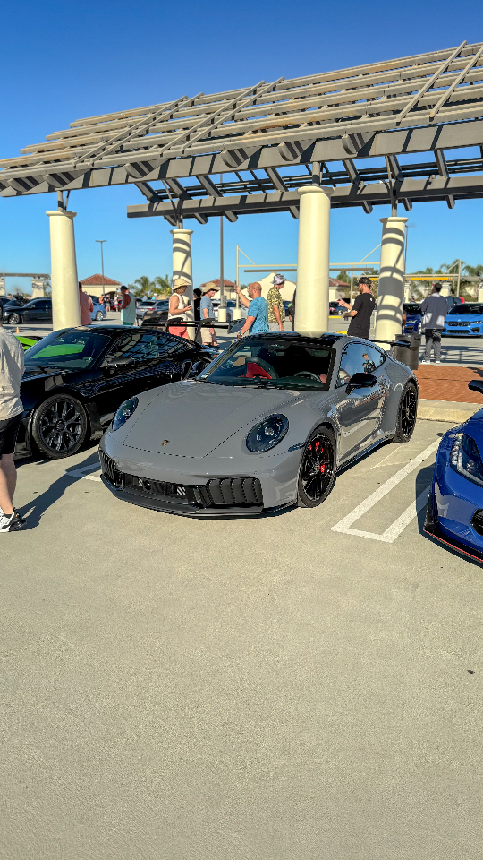 2026 Porsche 911 — Lineage Image 1