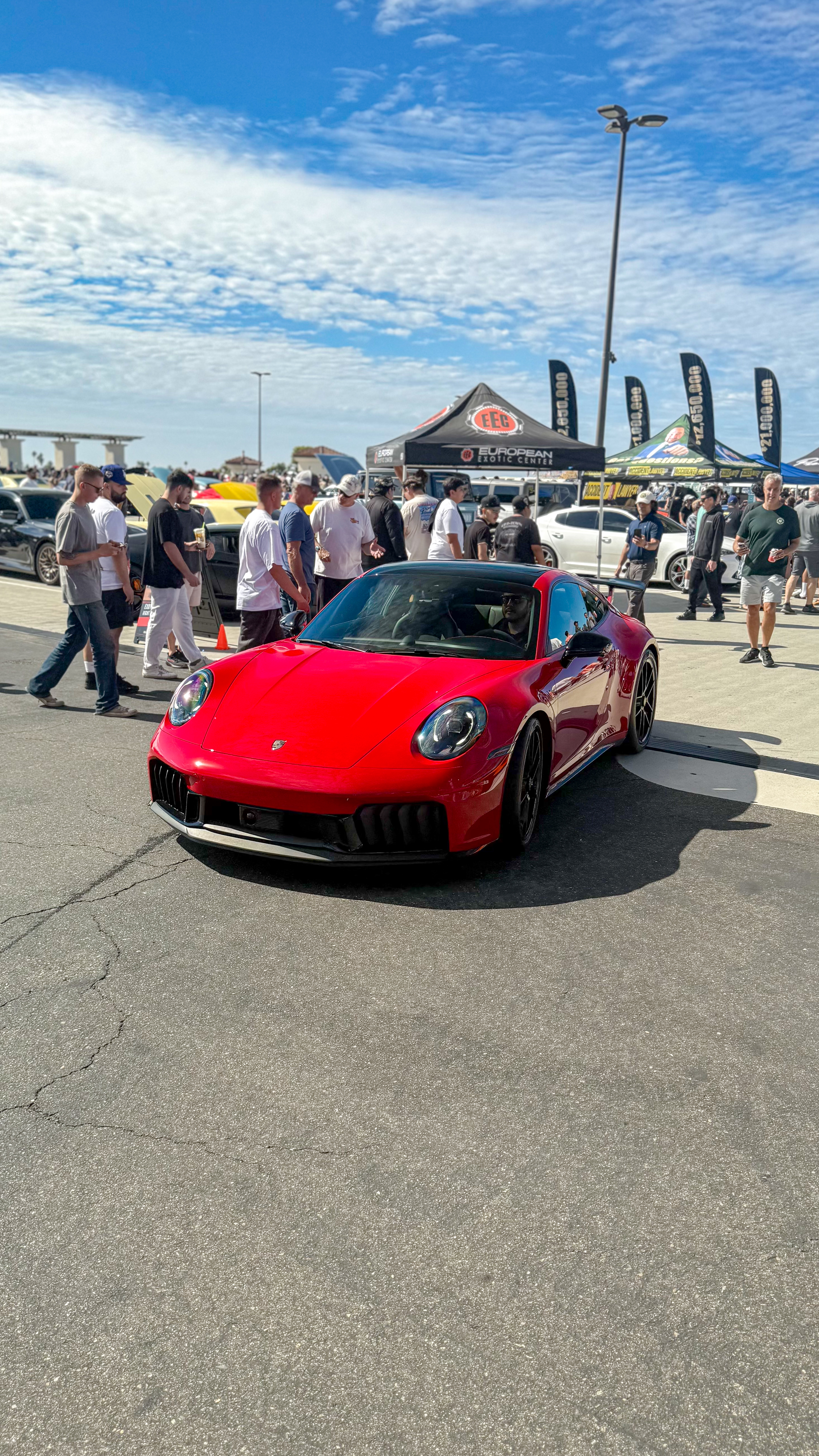 2025 Porsche 911 — Lineage Image 2