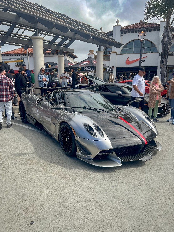 2017 Pagani Huayra — Lineage Image 1