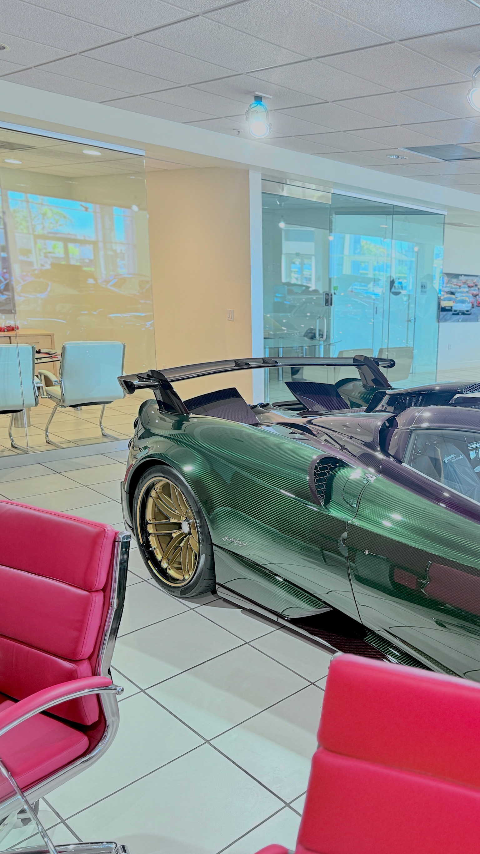 2020 Pagani Huayra — Lineage Image 2