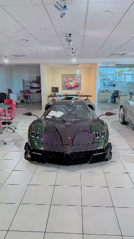 2020 Pagani Huayra — Lineage Image 1