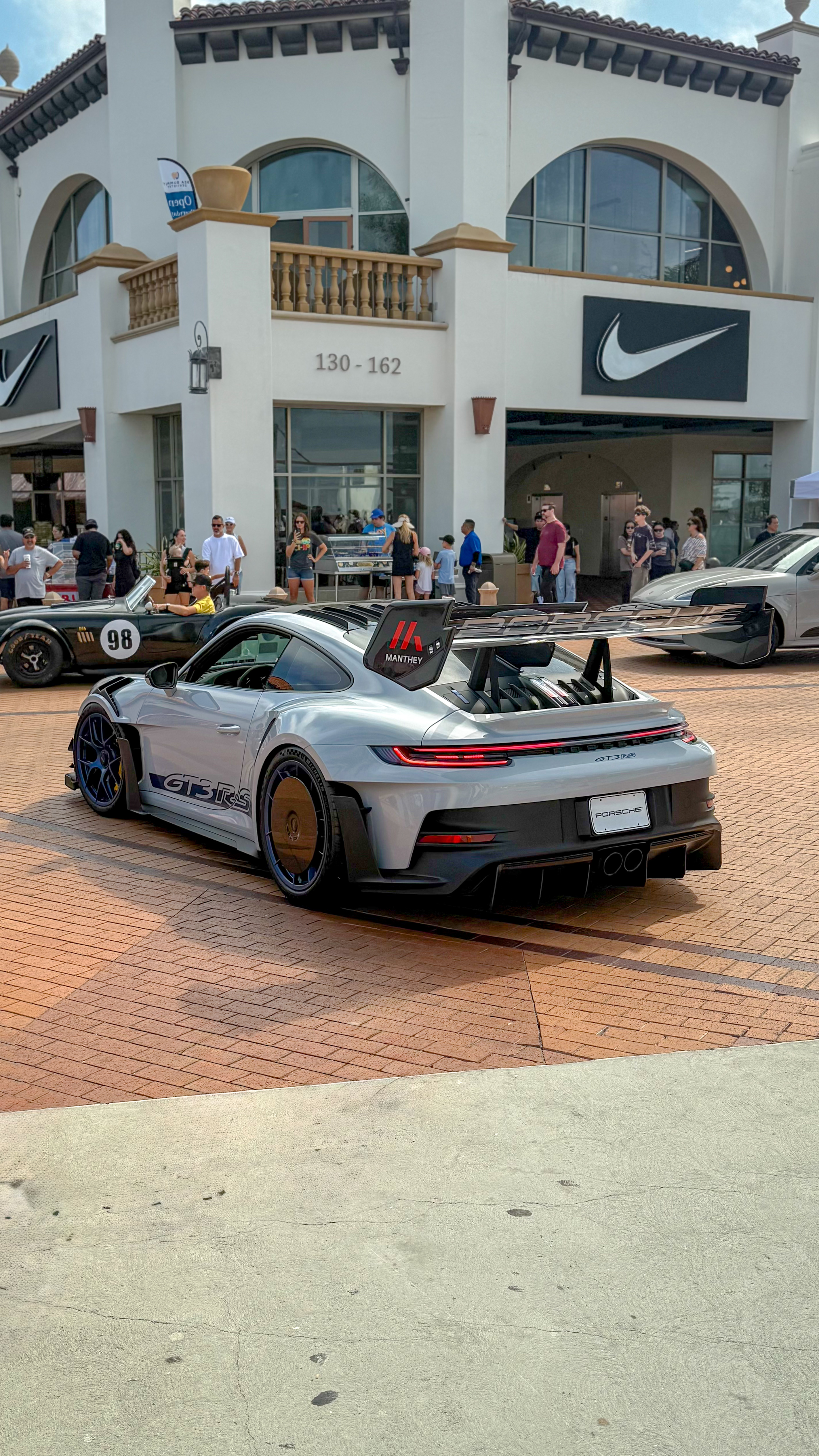 2025 Porsche 911 — Lineage Image 2