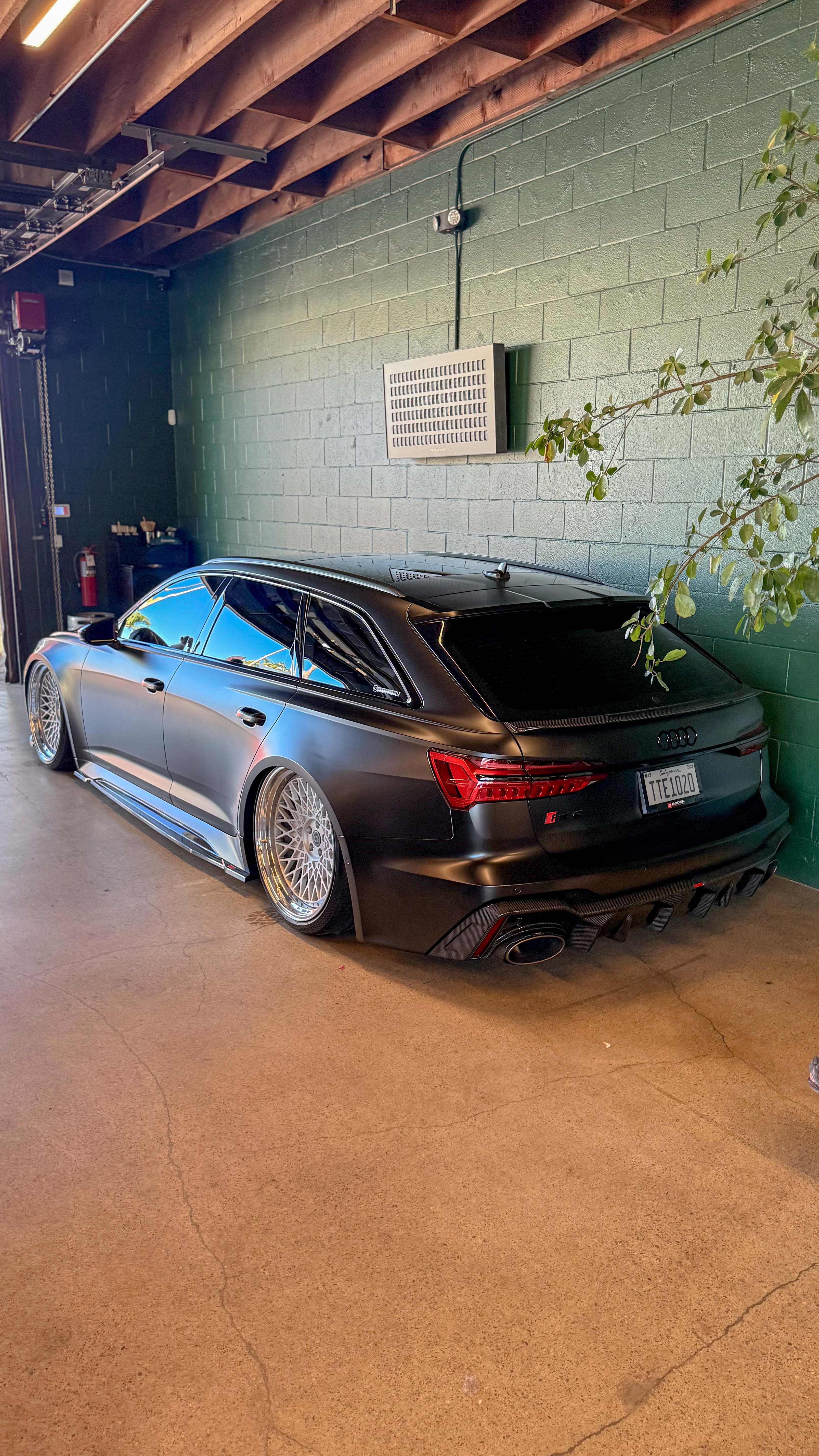2021 Audi RS 6 Avant — Lineage Image 2