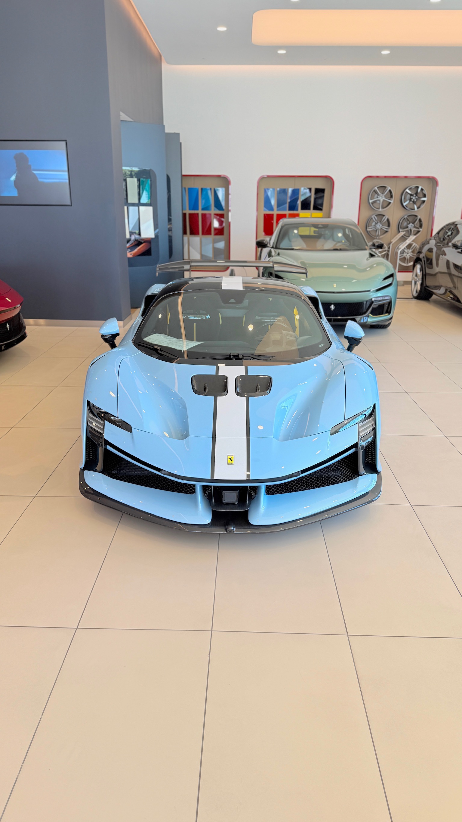 2025 Ferrari SF90 β Lineage Image 1