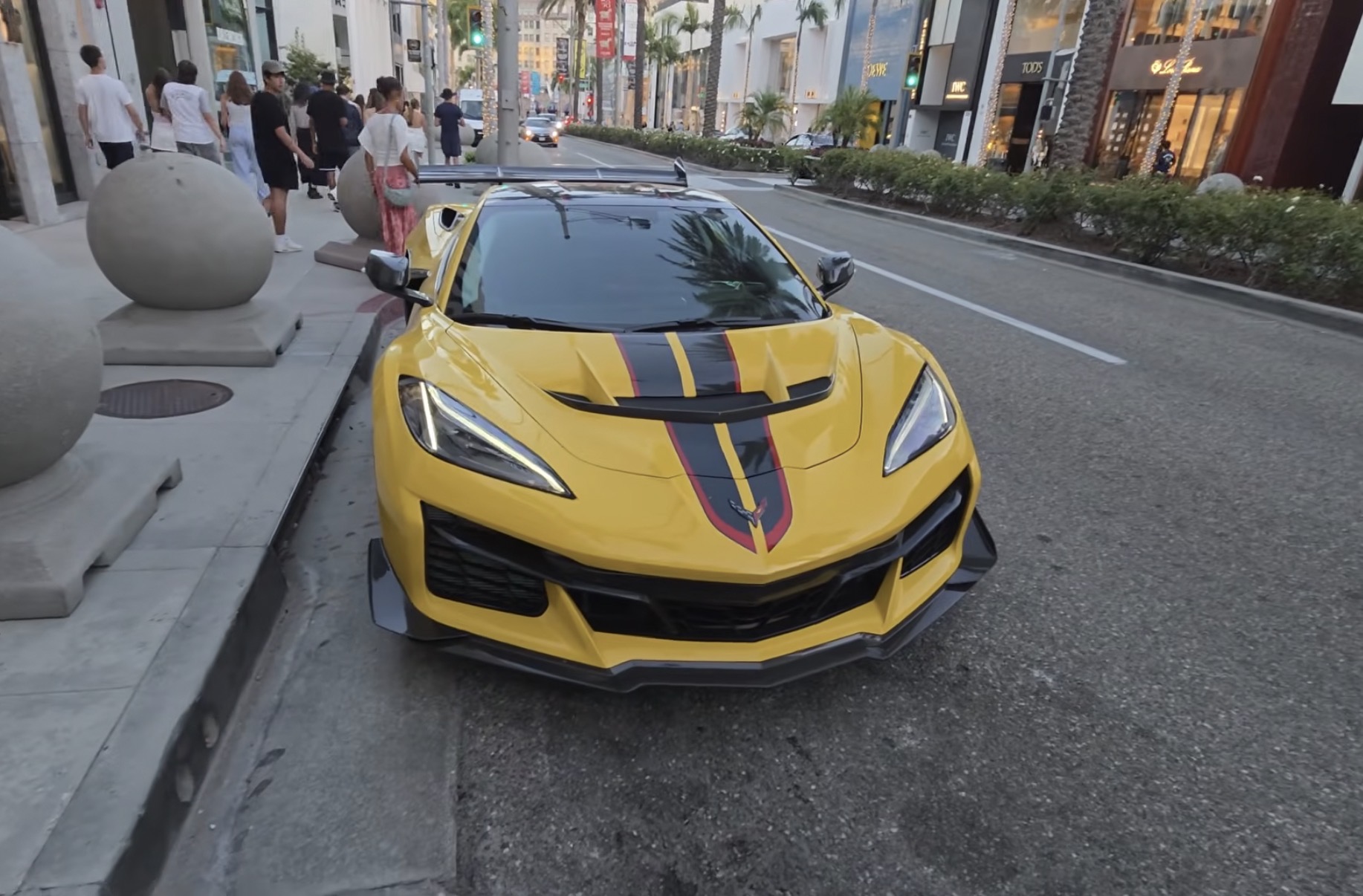 2027 Chevrolet Corvette — Lineage Image 1