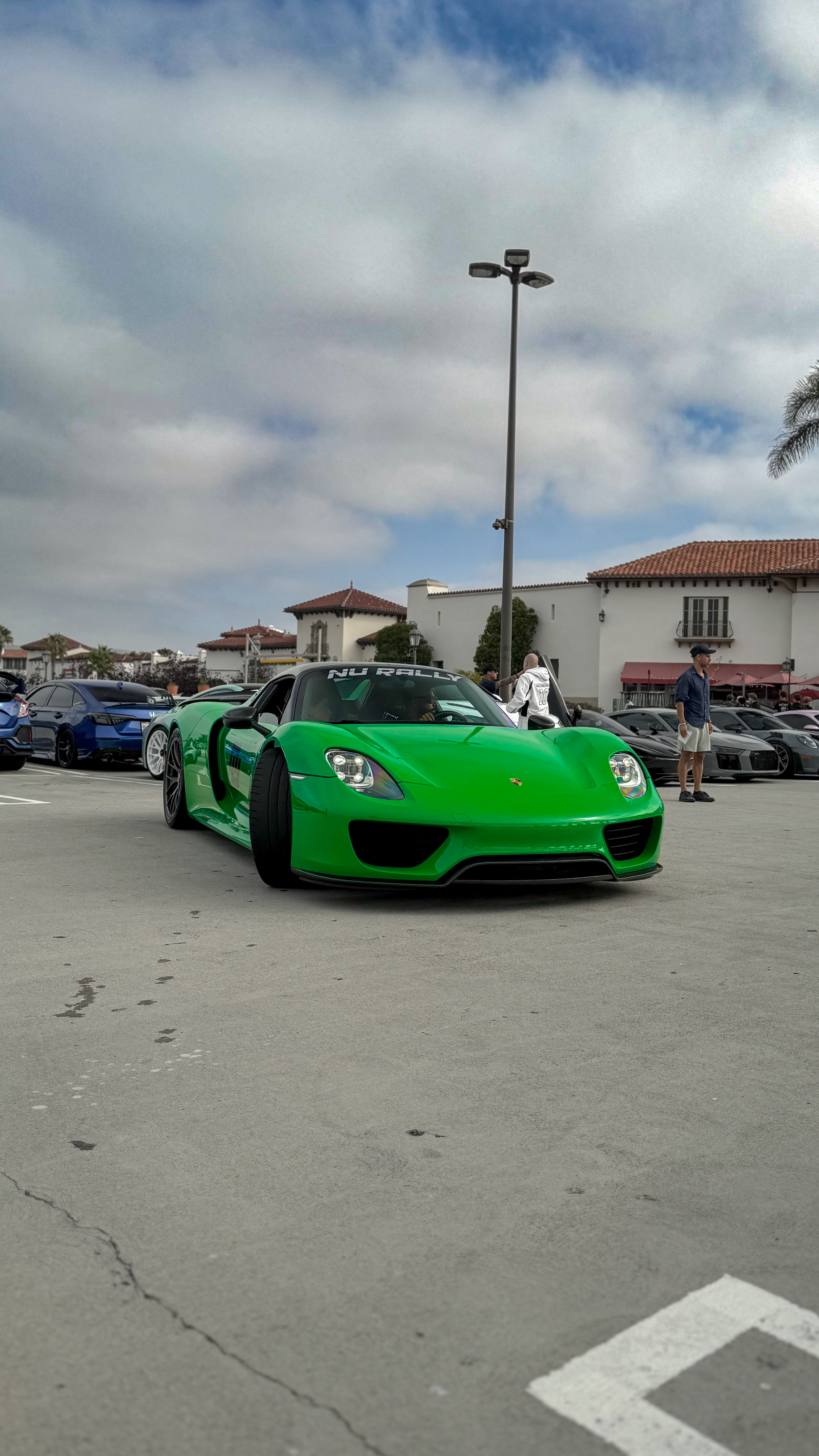 2015 Porsche 918 — Lineage Image 3