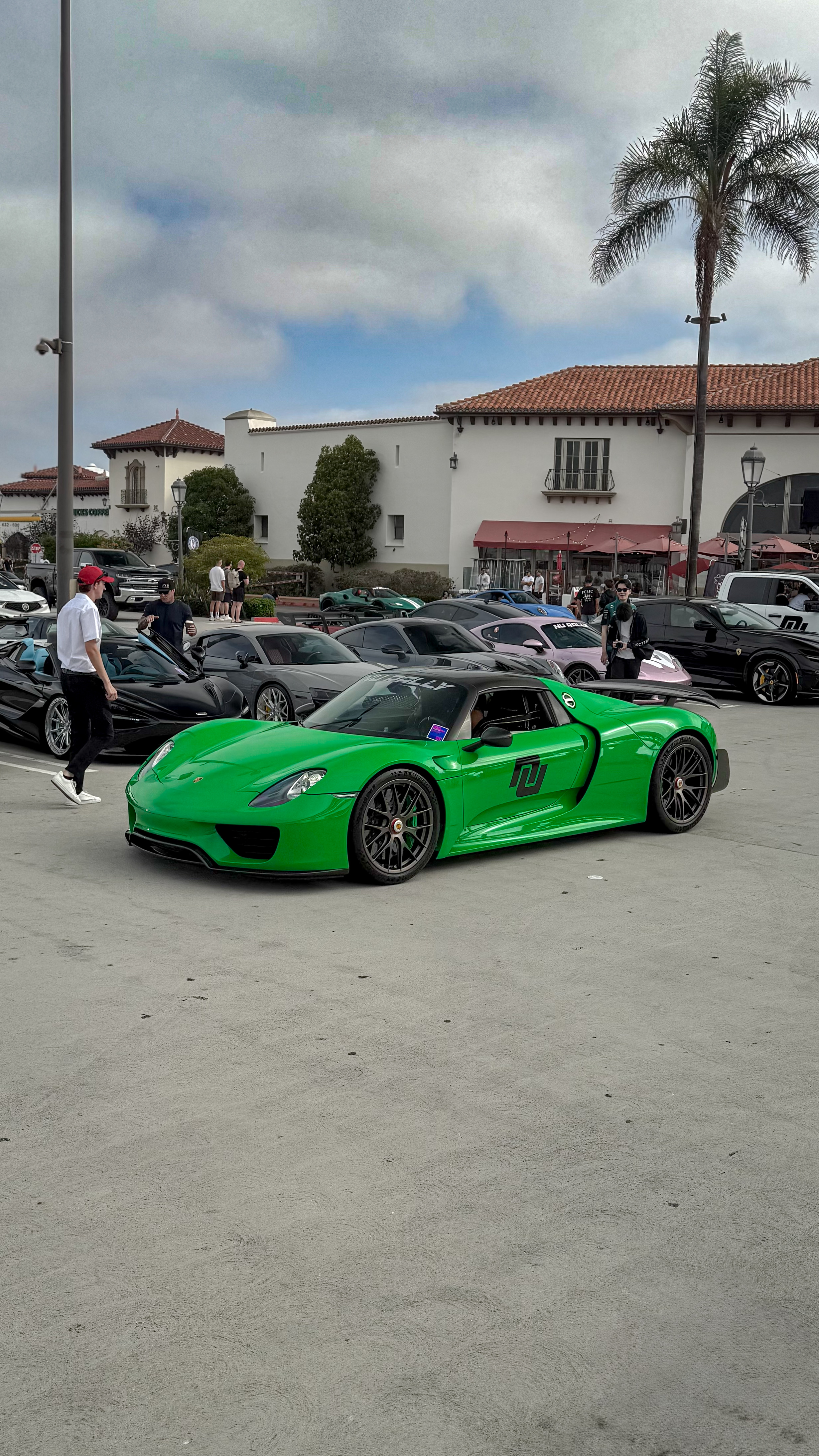 2015 Porsche 918 — Lineage Image 2