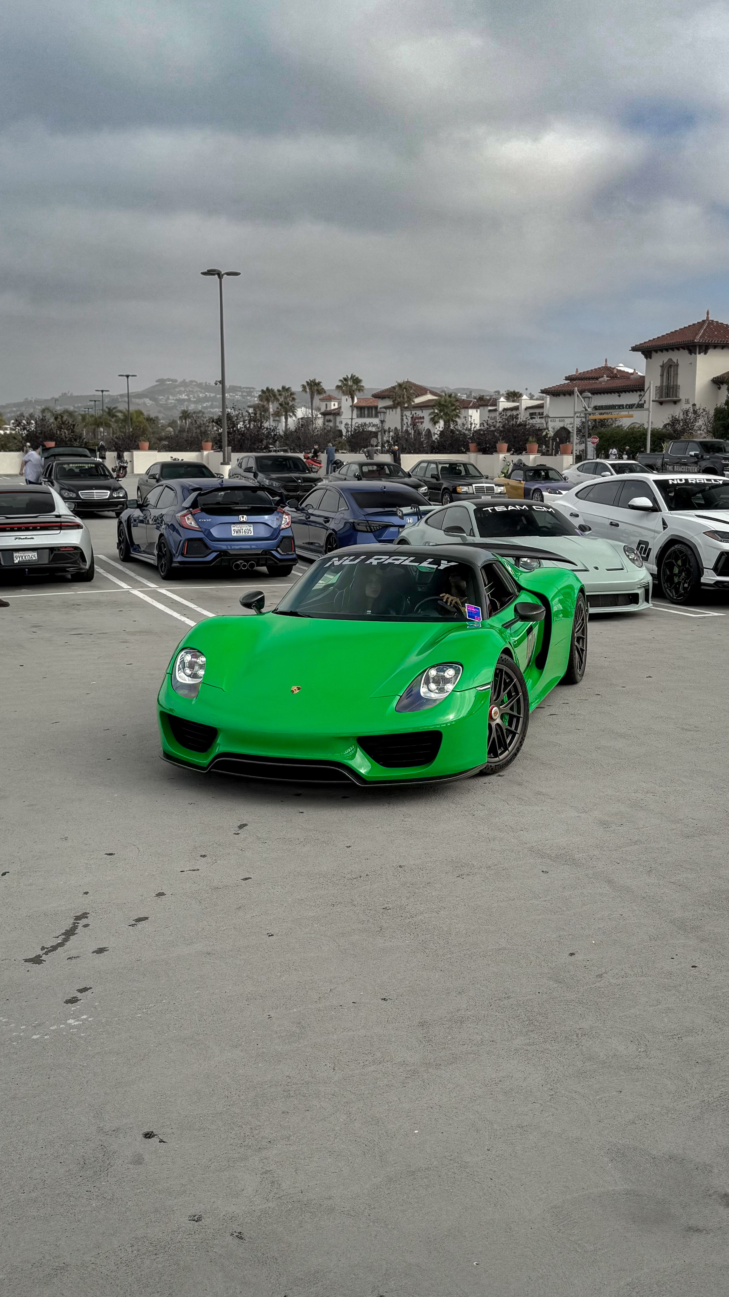 2015 Porsche 918 hero image