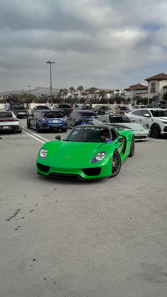 2015 Porsche 918 — Lineage Image 1