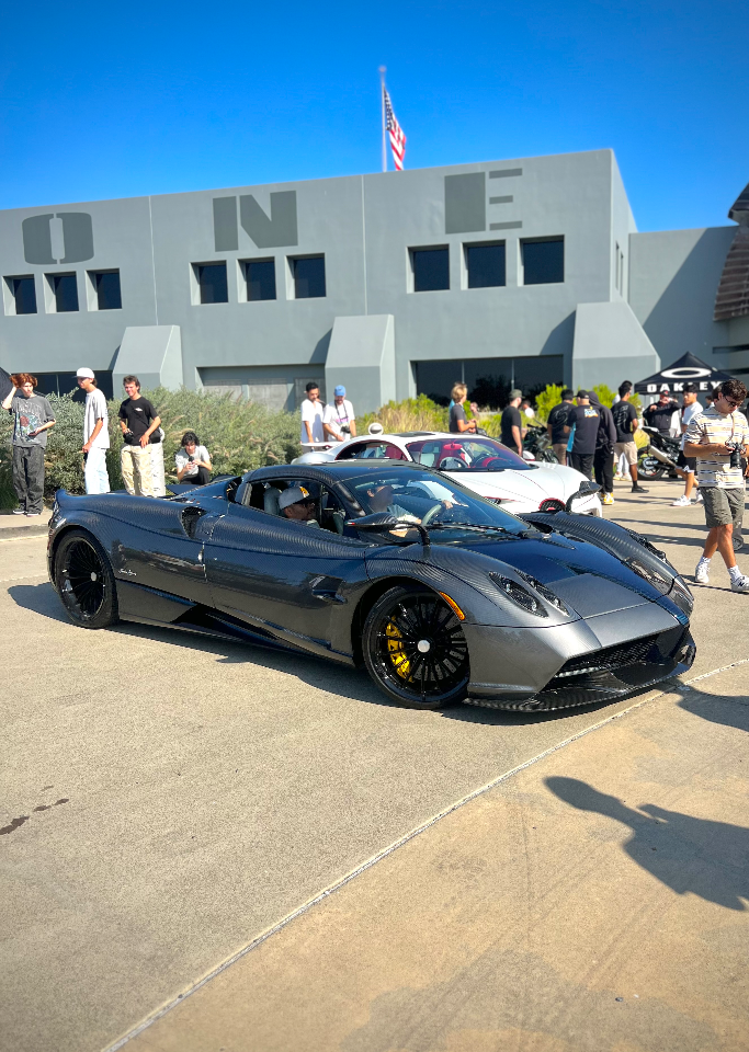 2017 Pagani Huayra — Lineage Image 1