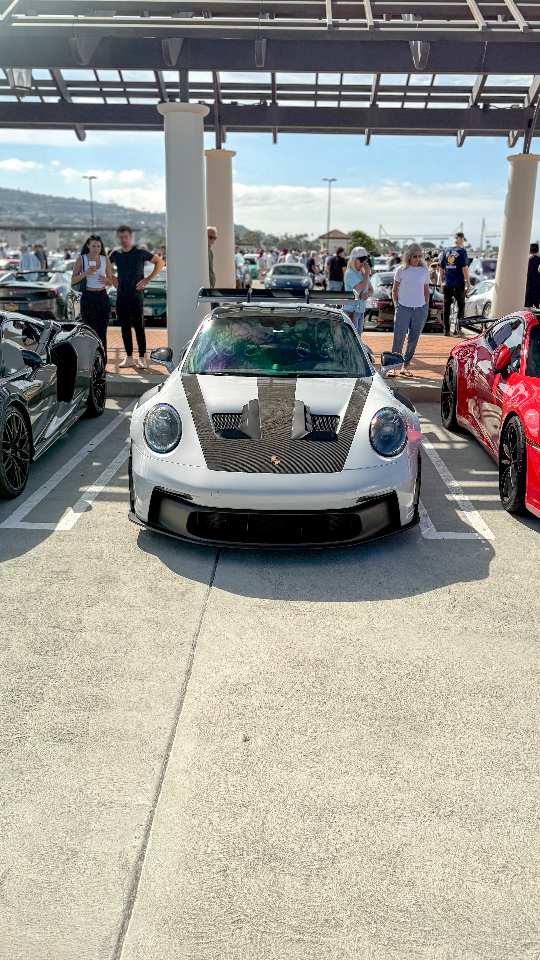 2025 Porsche 911 — Lineage Image 1