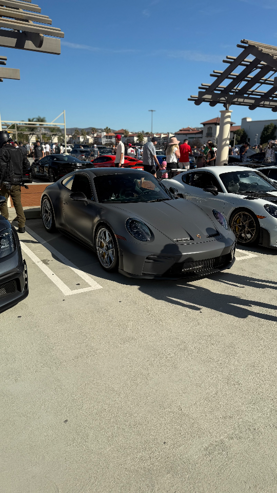 2026 Porsche 911 — Lineage Image 1