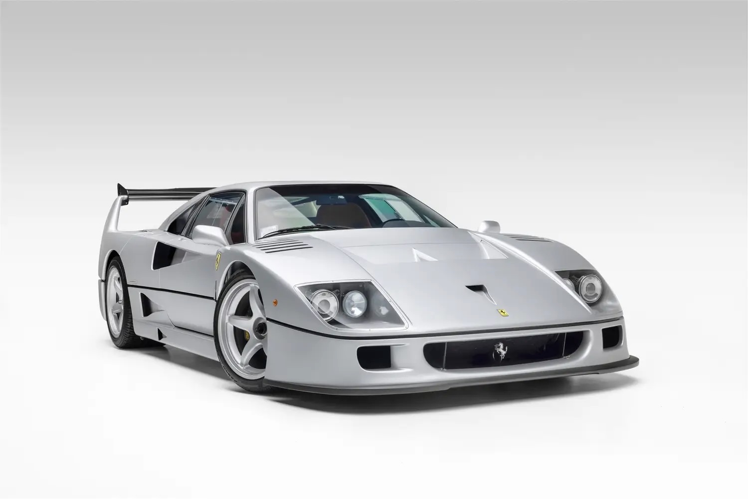 1990 Ferrari F40 — Lineage Image 1