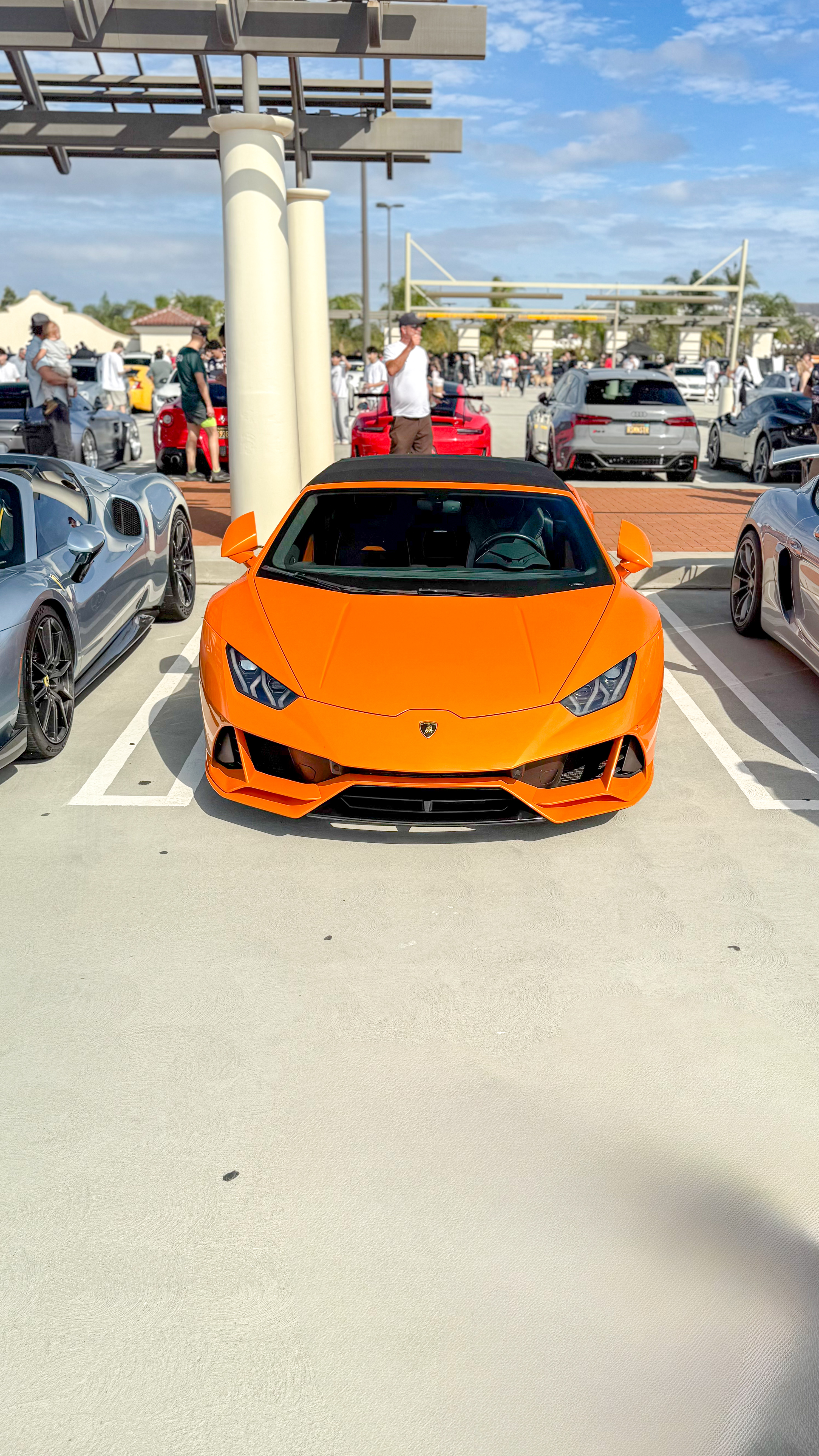 2022 Lamborghini Huracan hero image