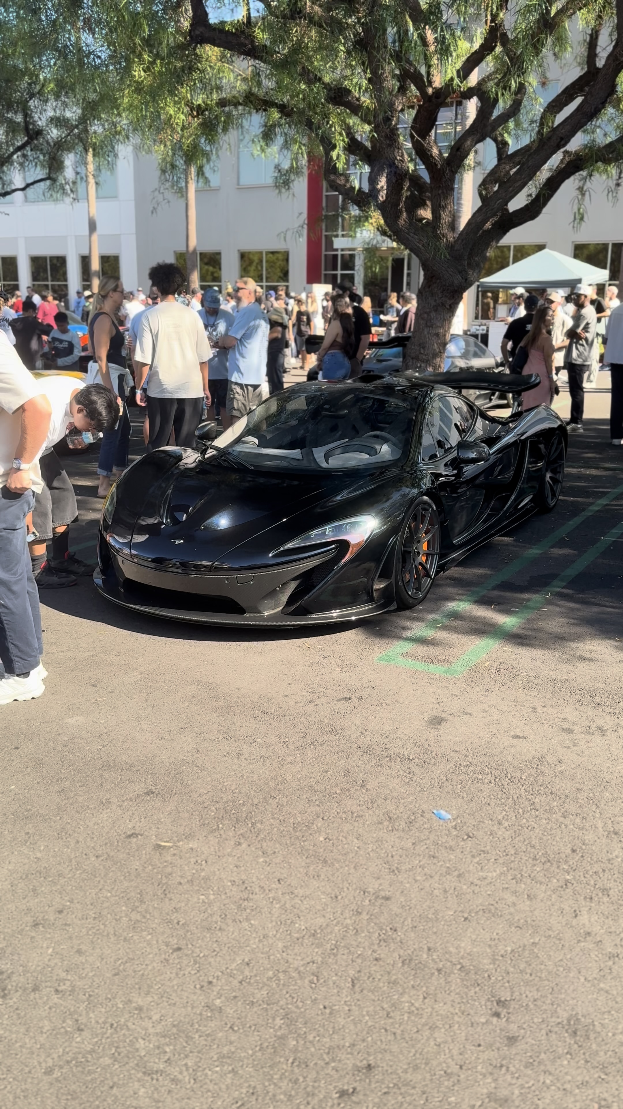 2014 McLaren P1 hero image