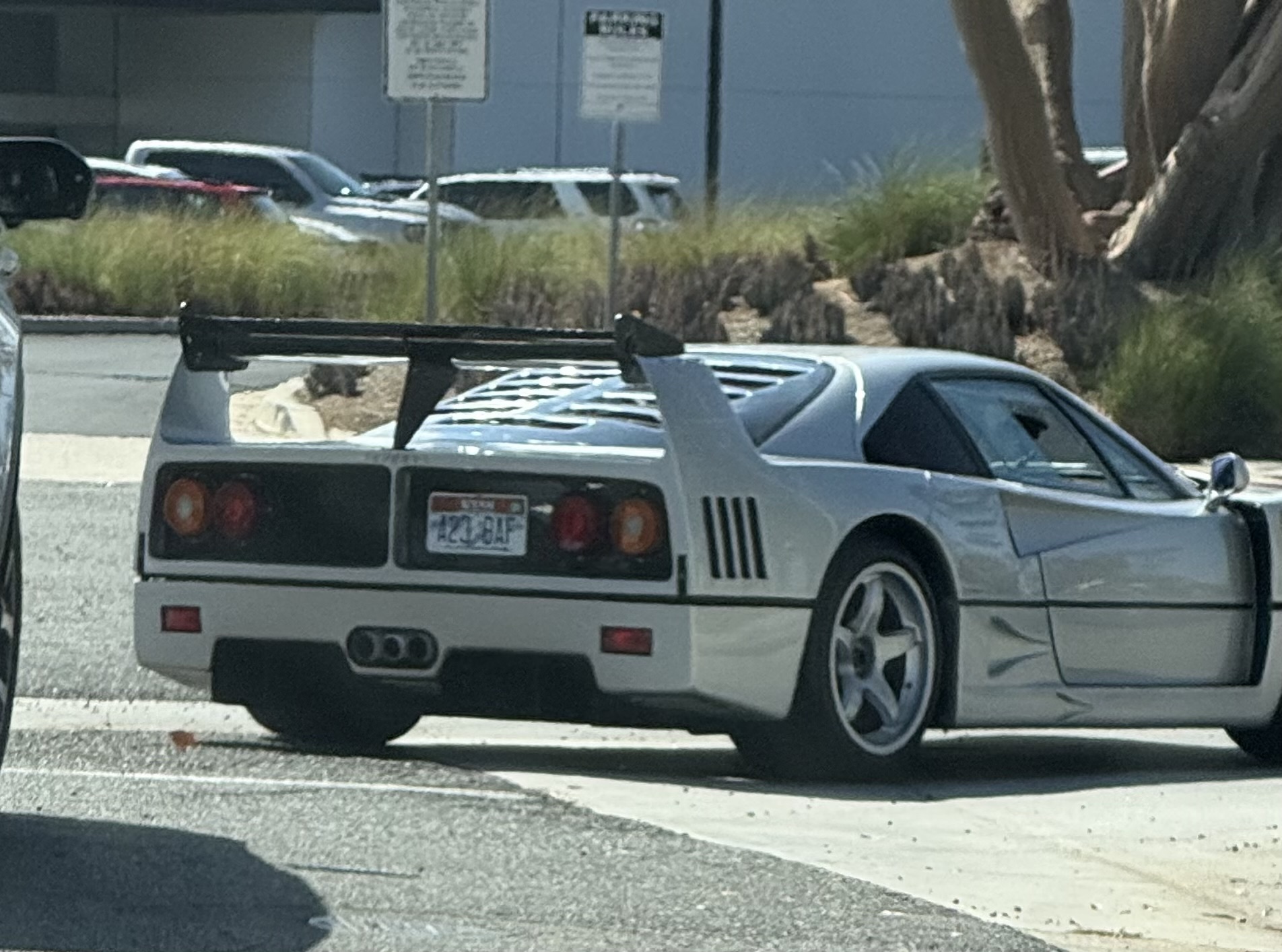 1990 Ferrari F40 — Lineage Image 1