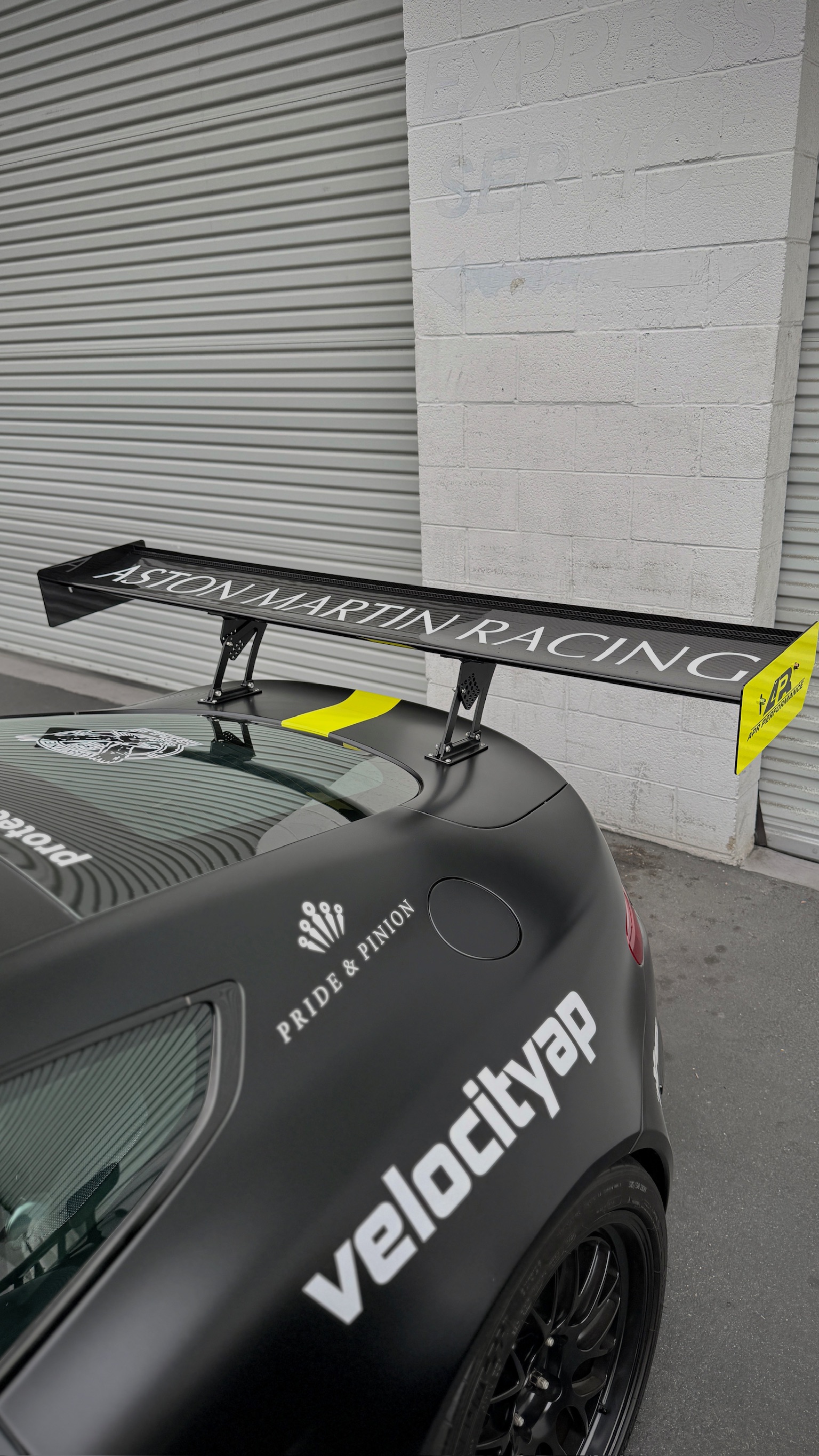 2007 Aston Martin V8 Vantage — Lineage Image 4