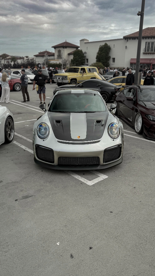 2018 Porsche 911 — Lineage Image 1