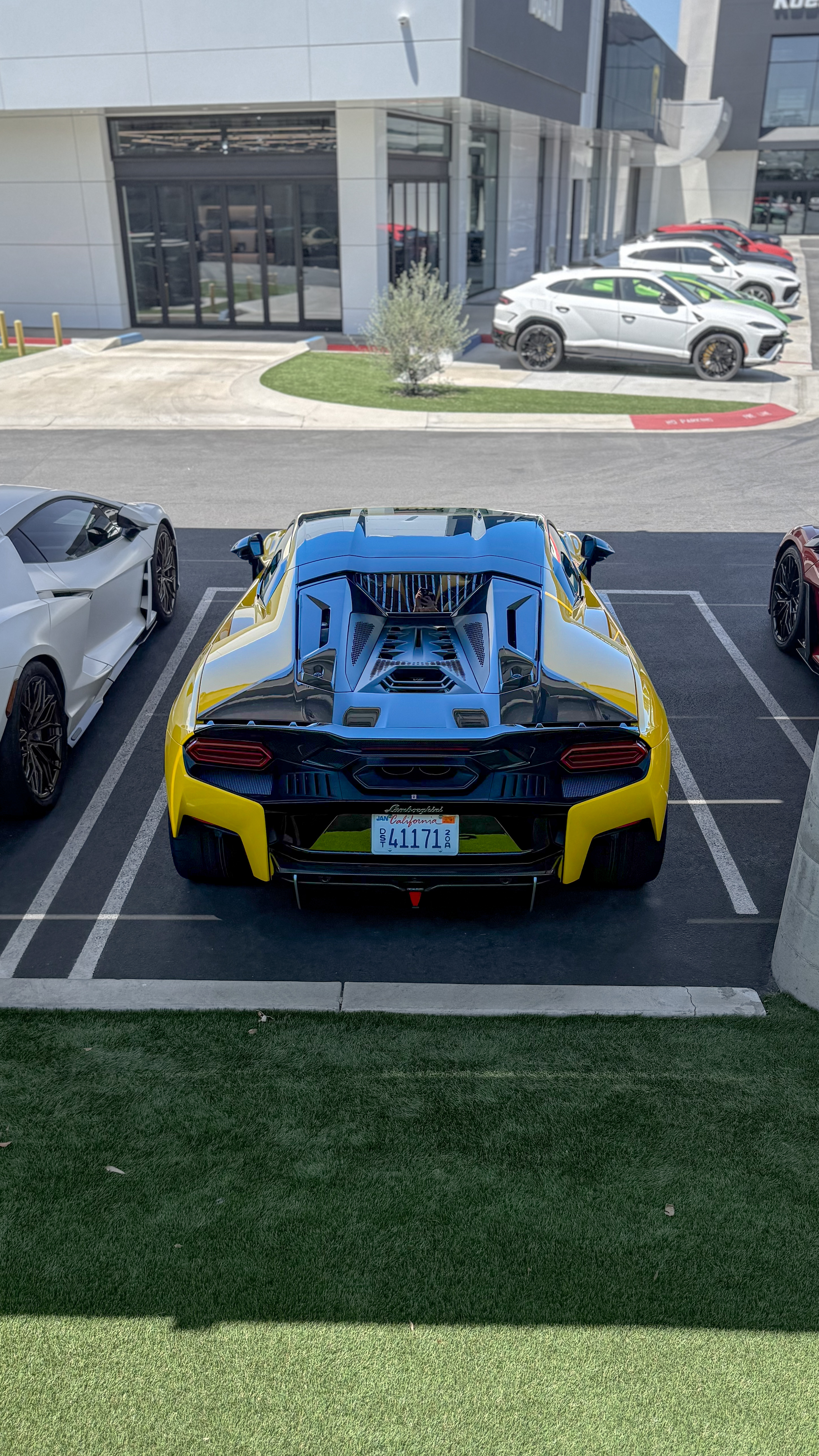 2026 Lamborghini Temerario — Lineage Image 2
