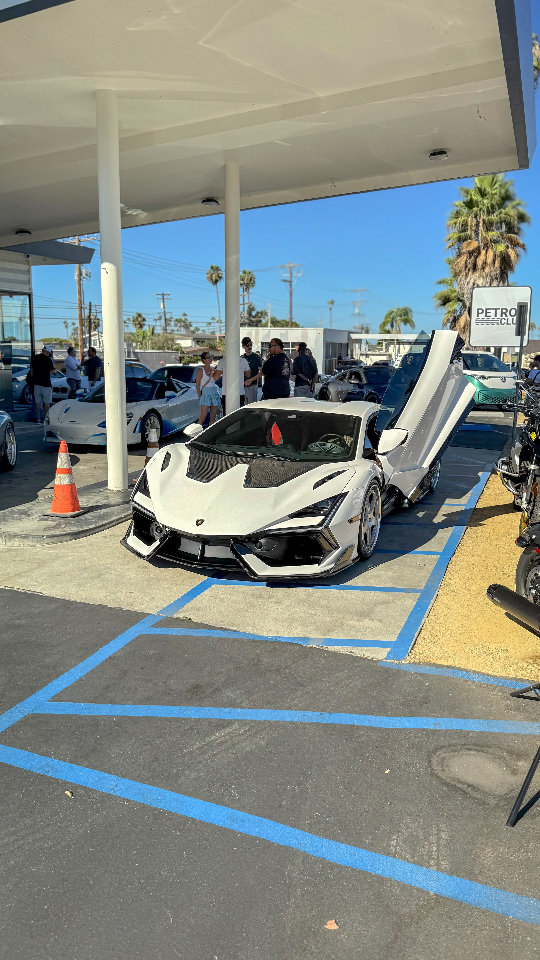 2026 Lamborghini Revuelto — Lineage Image 1