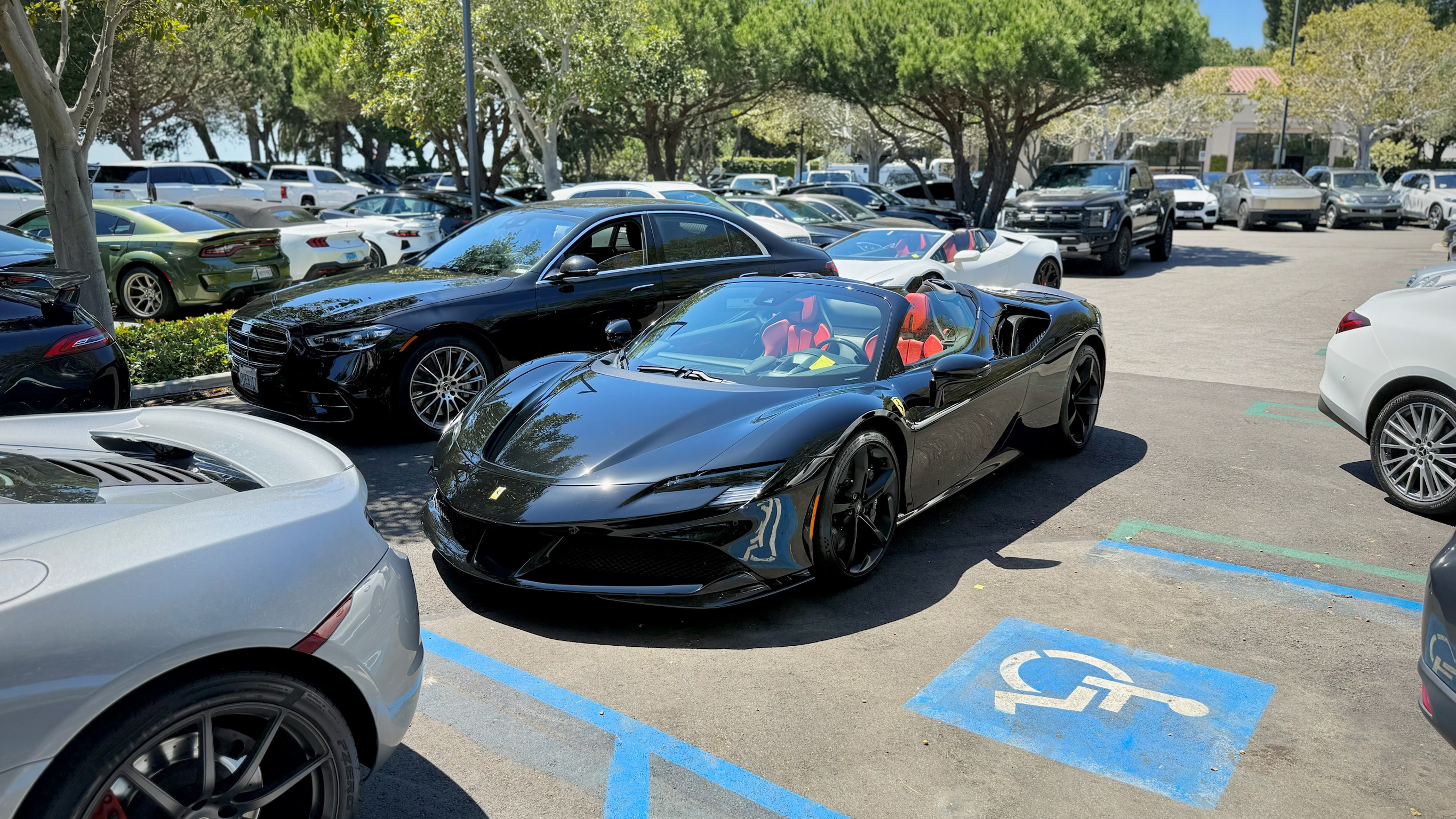 2023 Ferrari SF90 β Lineage Image 1