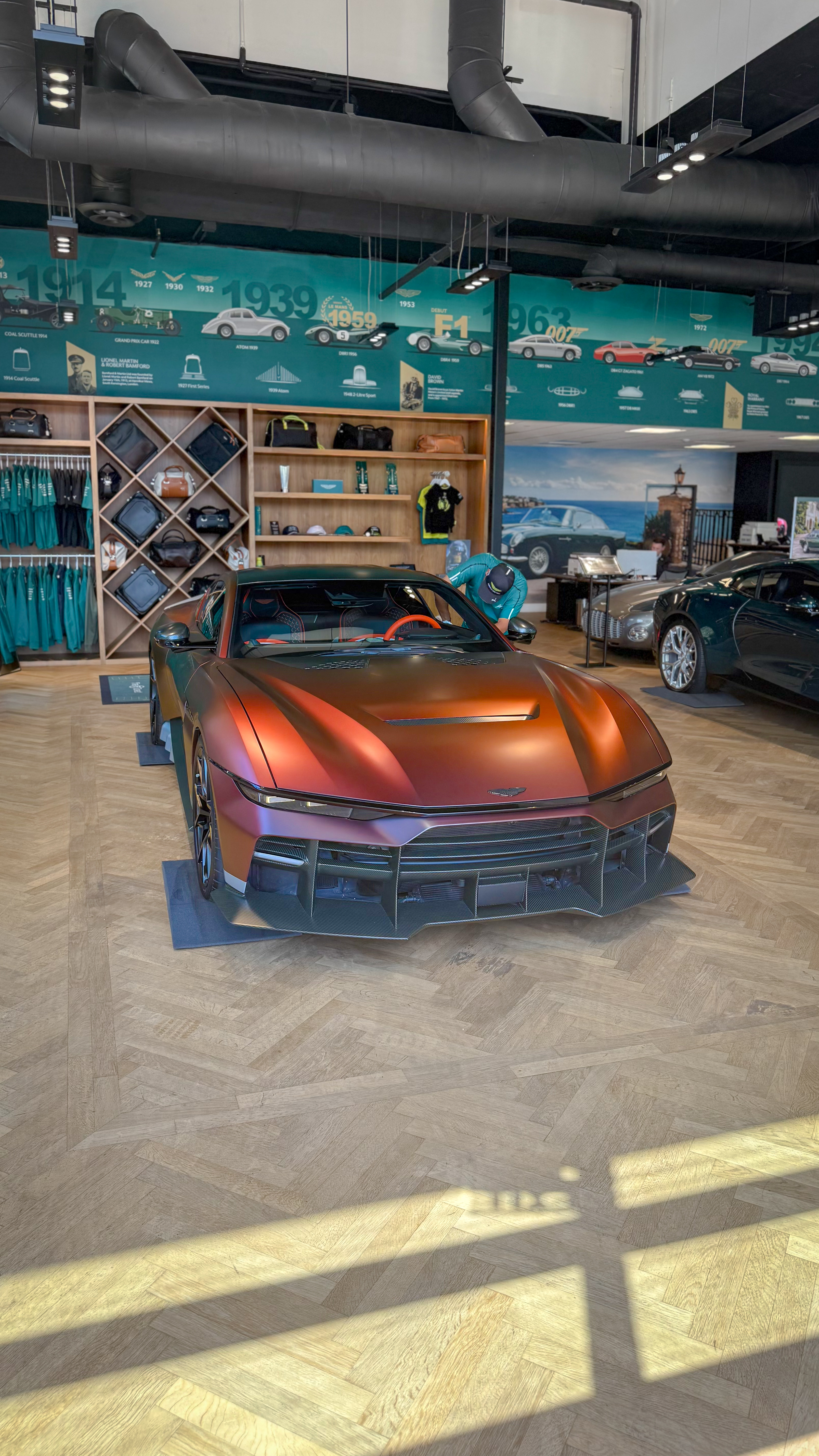 2025 Aston Martin Valen — Lineage Image 2