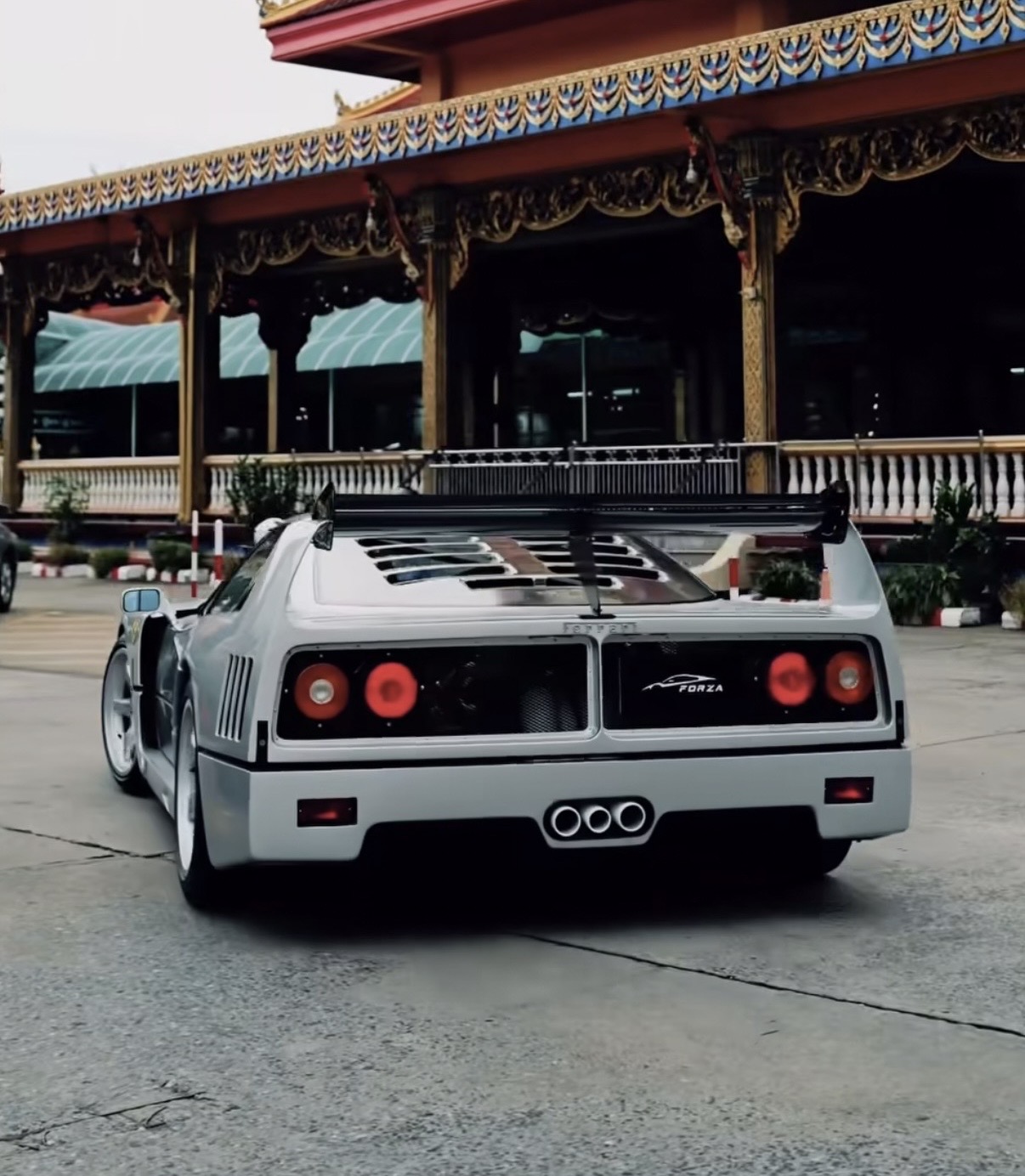 1990 Ferrari F40 — Lineage Image 2