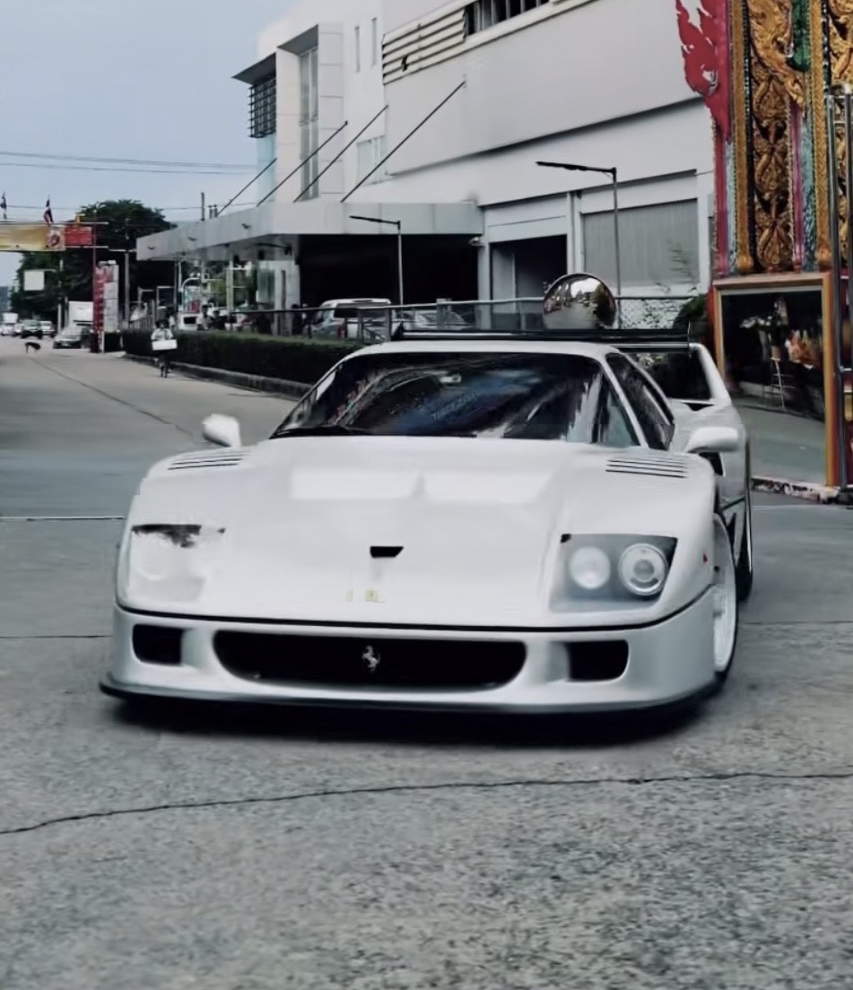 1990 Ferrari F40 — Lineage Image 1