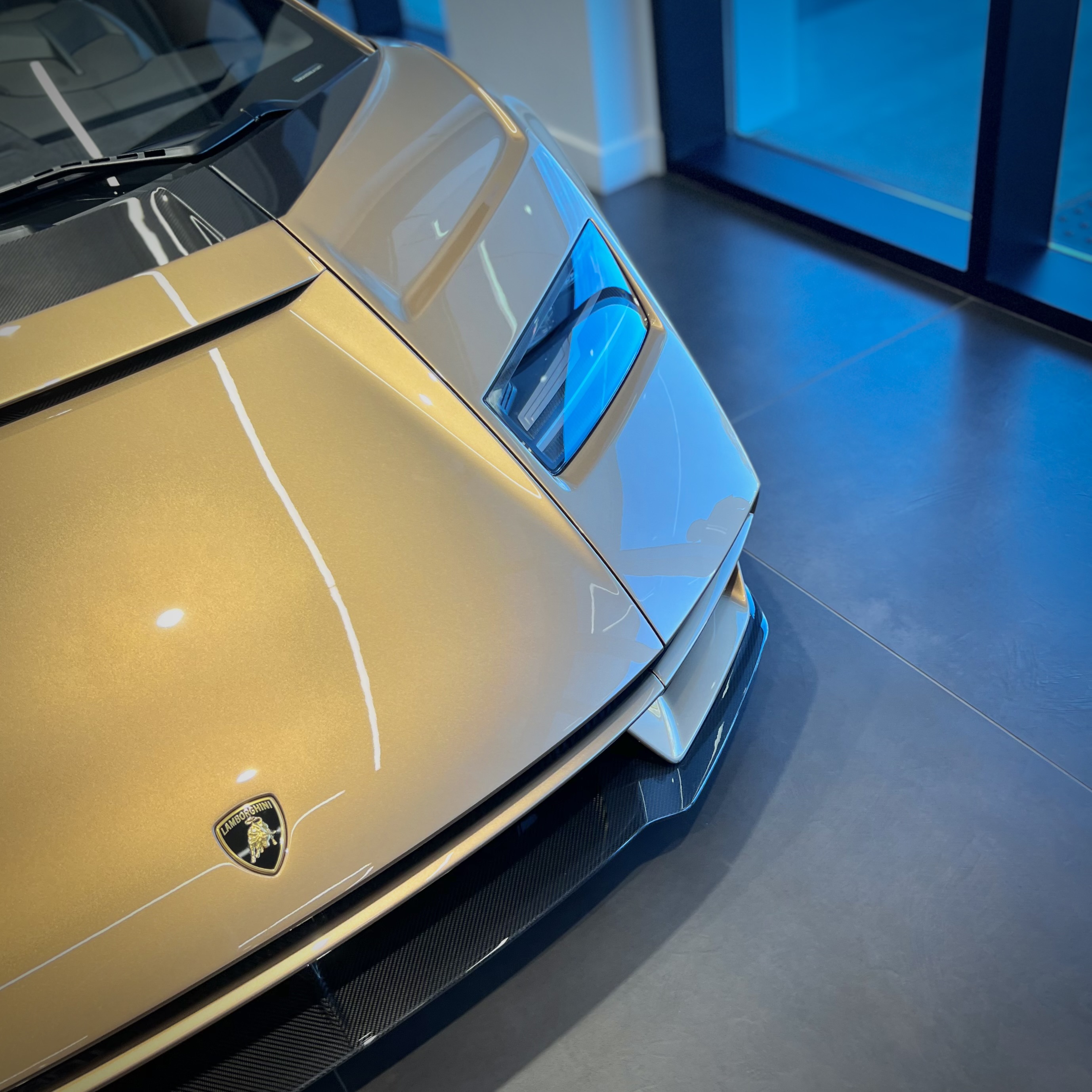 2022 Lamborghini Aventador — Lineage Image 2