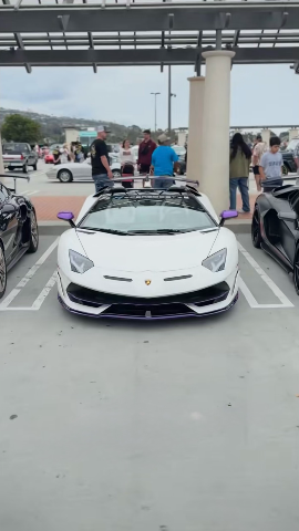 2021 Lamborghini Aventador — Lineage Image 1