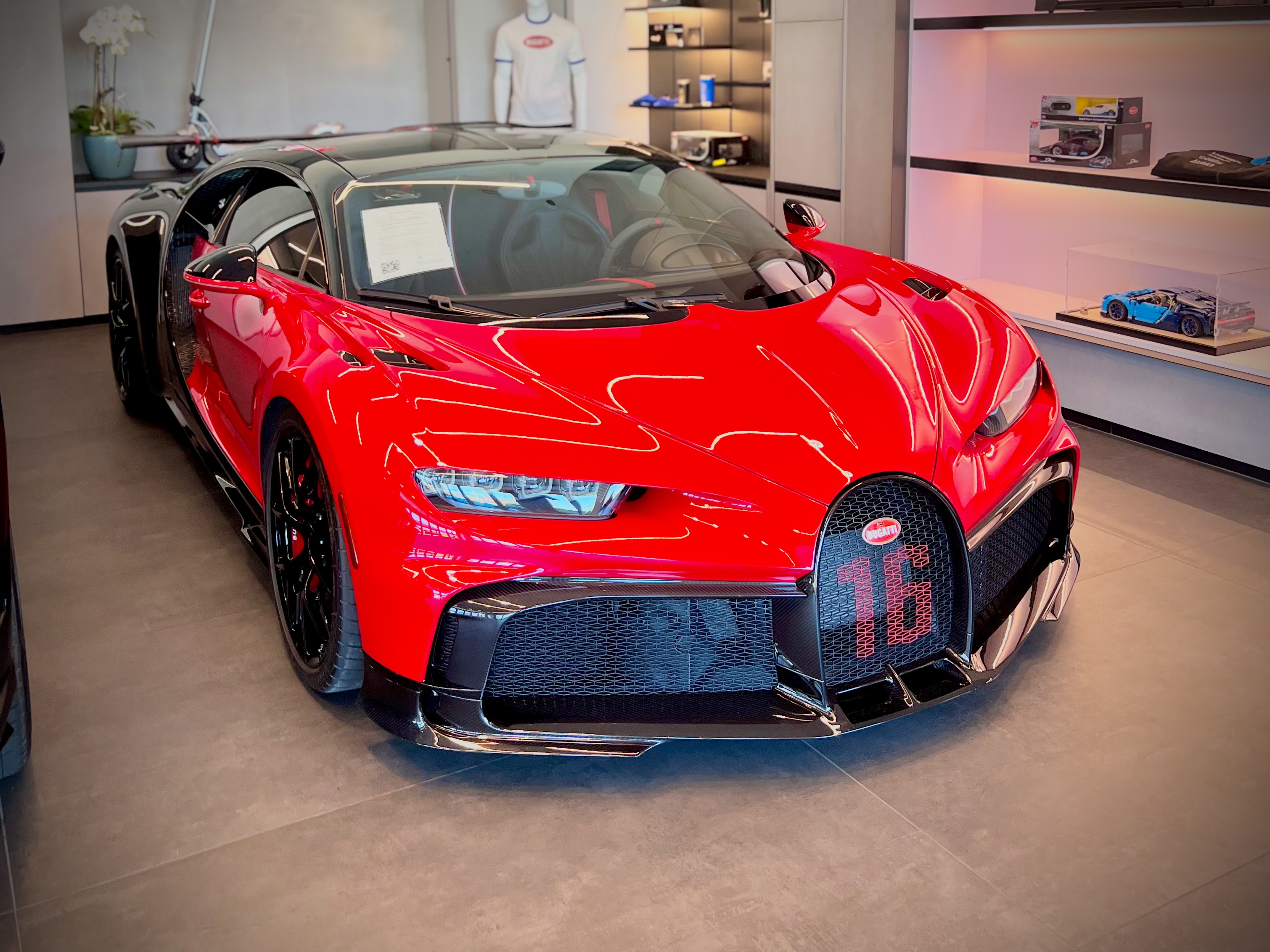2022 Bugatti Chiron hero image
