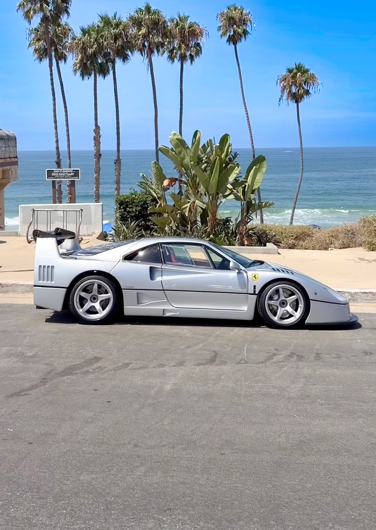 1990 Ferrari F40 — Lineage Image 1