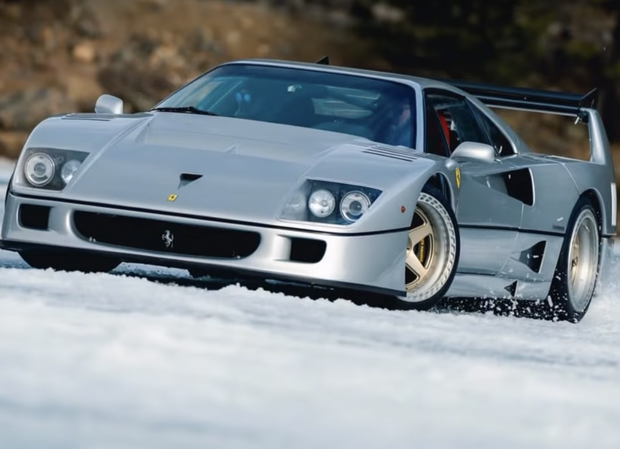 1990 Ferrari F40 — Lineage Image 1